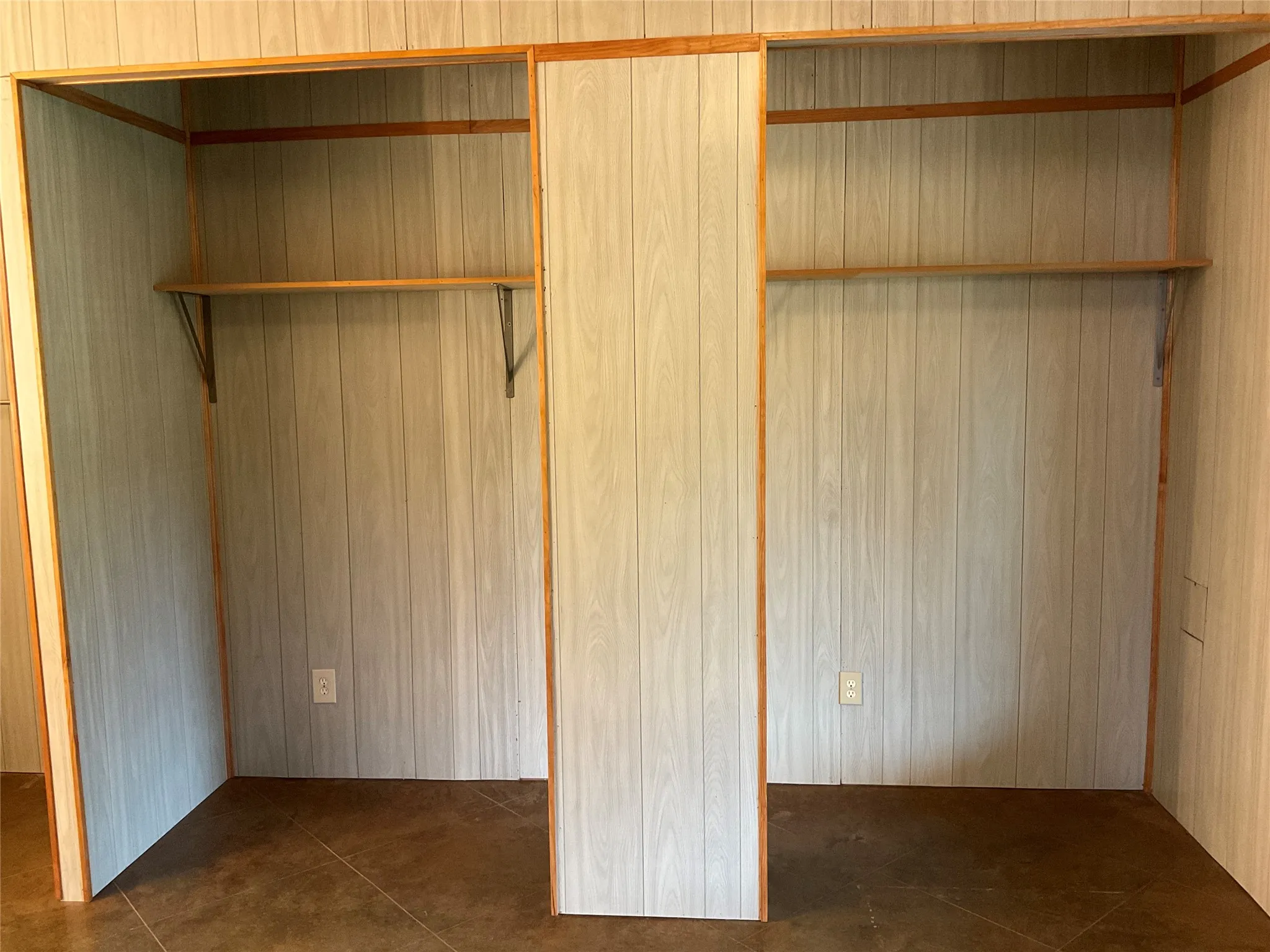 Single Family Residence For Sale in Bosque County , 392 County Road 1410, Morgan, Texas 76671, 2 Bedroom, 2 Bathroom, Garage spaces, 1,300 Sqft, built in 2013, mls#21302075, Real Estate Agent in Morgan, Homes For Sale in Bosque county, Homes For Sale in Morgan, Realtor in Morgan Texas, Real Estate Brokerage Independent Realty Texas, Luminita Cordes Realtor