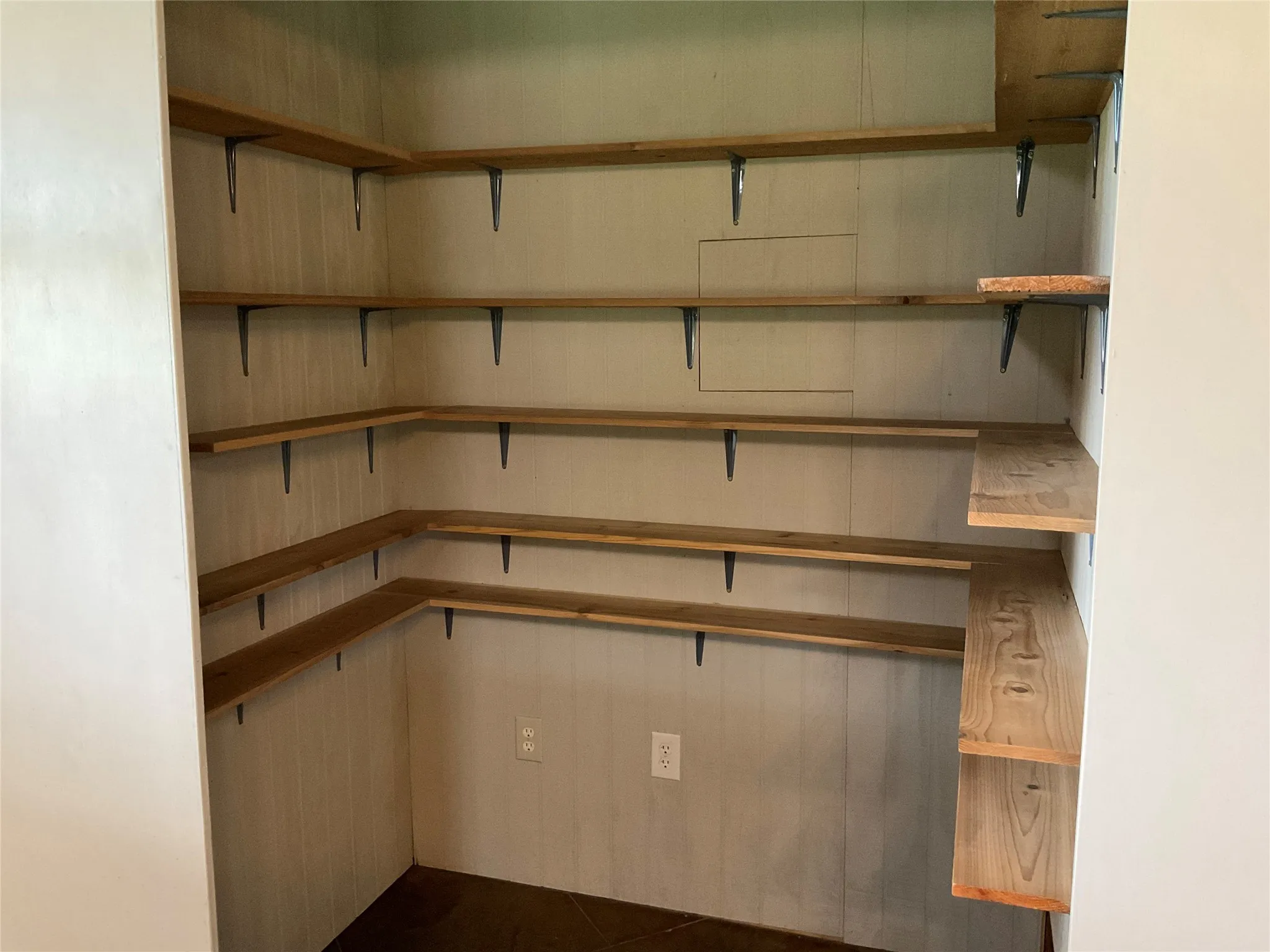 Single Family Residence For Sale in Bosque County , 392 County Road 1410, Morgan, Texas 76671, 2 Bedroom, 2 Bathroom, Garage spaces, 1,300 Sqft, built in 2013, mls#21302075, Real Estate Agent in Morgan, Homes For Sale in Bosque county, Homes For Sale in Morgan, Realtor in Morgan Texas, Real Estate Brokerage Independent Realty Texas, Luminita Cordes Realtor