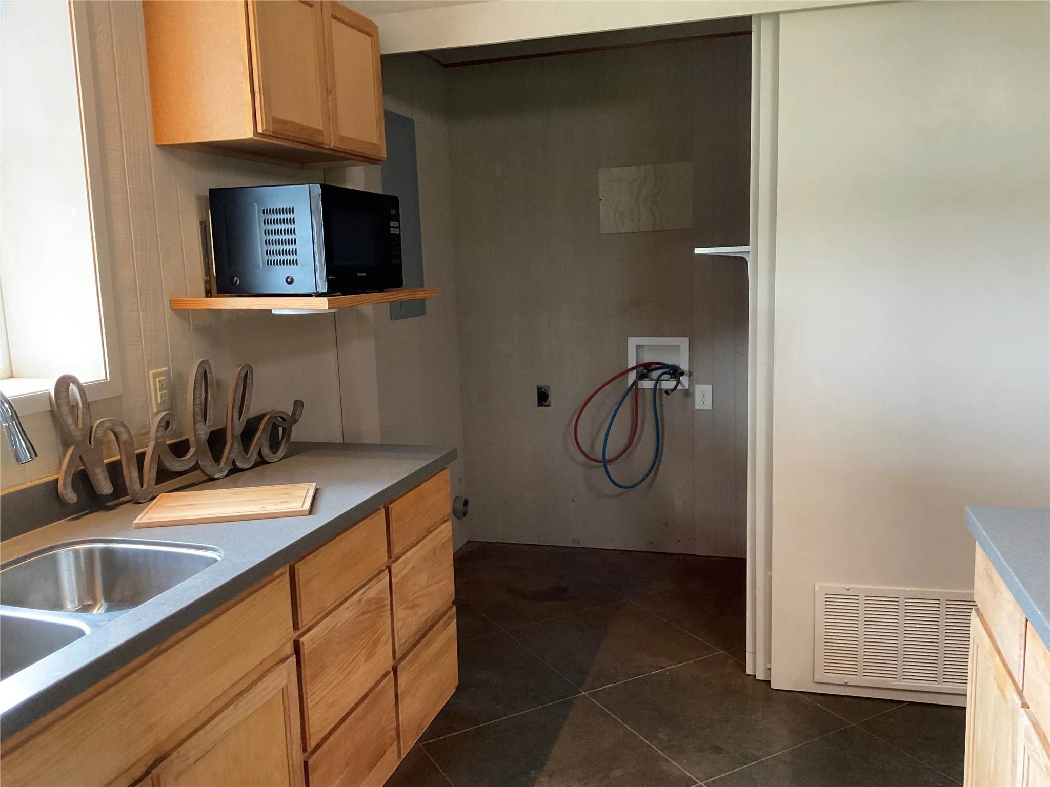Single Family Residence For Sale in Bosque County , 392 County Road 1410, Morgan, Texas 76671, 2 Bedroom, 2 Bathroom, Garage spaces, 1,300 Sqft, built in 2013, mls#21302075, Real Estate Agent in Morgan, Homes For Sale in Bosque county, Homes For Sale in Morgan, Realtor in Morgan Texas, Real Estate Brokerage Independent Realty Texas, Luminita Cordes Realtor