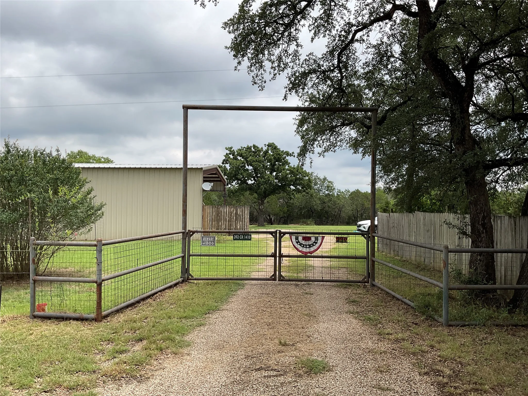 Single Family Residence For Sale in Bosque County , 392 County Road 1410, Morgan, Texas 76671, 2 Bedroom, 2 Bathroom, Garage spaces, 1,300 Sqft, built in 2013, mls#21302075, Real Estate Agent in Morgan, Homes For Sale in Bosque county, Homes For Sale in Morgan, Realtor in Morgan Texas, Real Estate Brokerage Independent Realty Texas, Luminita Cordes Realtor