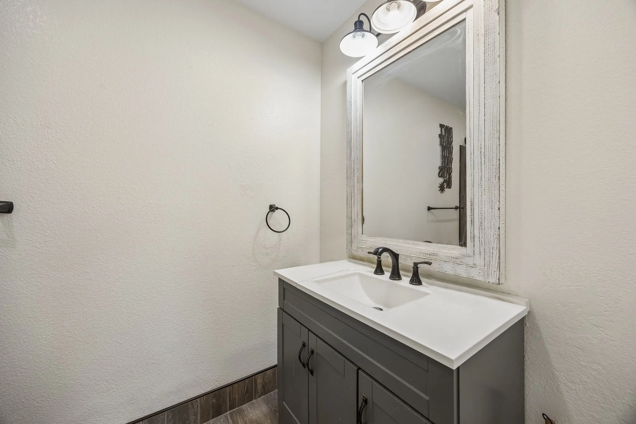 Single Family Residence For Sale in Ellis County , 1730 Windswept Drive, Midlothian, Texas 76065, 3 Bedroom, 2 Bathroom, 2 Garage spaces, 1,746 Sqft, built in 2004, mls#21300177, Real Estate Agent in Midlothian, Homes For Sale in Ellis county, Homes For Sale in Midlothian, Realtor in Midlothian Texas, Real Estate Brokerage Independent Realty Texas, Luminita Cordes Realtor