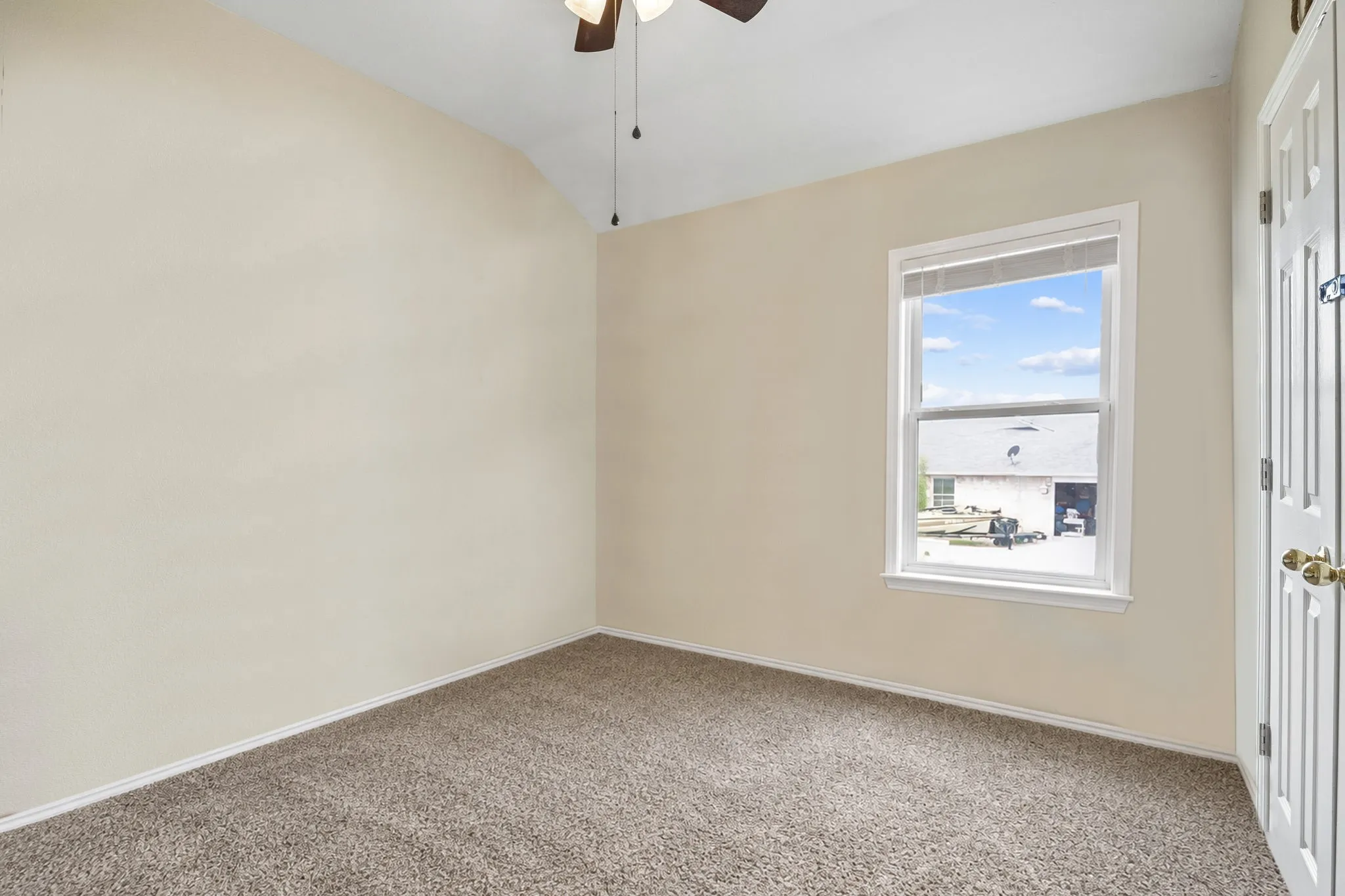 Single Family Residence For Sale in Ellis County , 1730 Windswept Drive, Midlothian, Texas 76065, 3 Bedroom, 2 Bathroom, 2 Garage spaces, 1,746 Sqft, built in 2004, mls#21300177, Real Estate Agent in Midlothian, Homes For Sale in Ellis county, Homes For Sale in Midlothian, Realtor in Midlothian Texas, Real Estate Brokerage Independent Realty Texas, Luminita Cordes Realtor