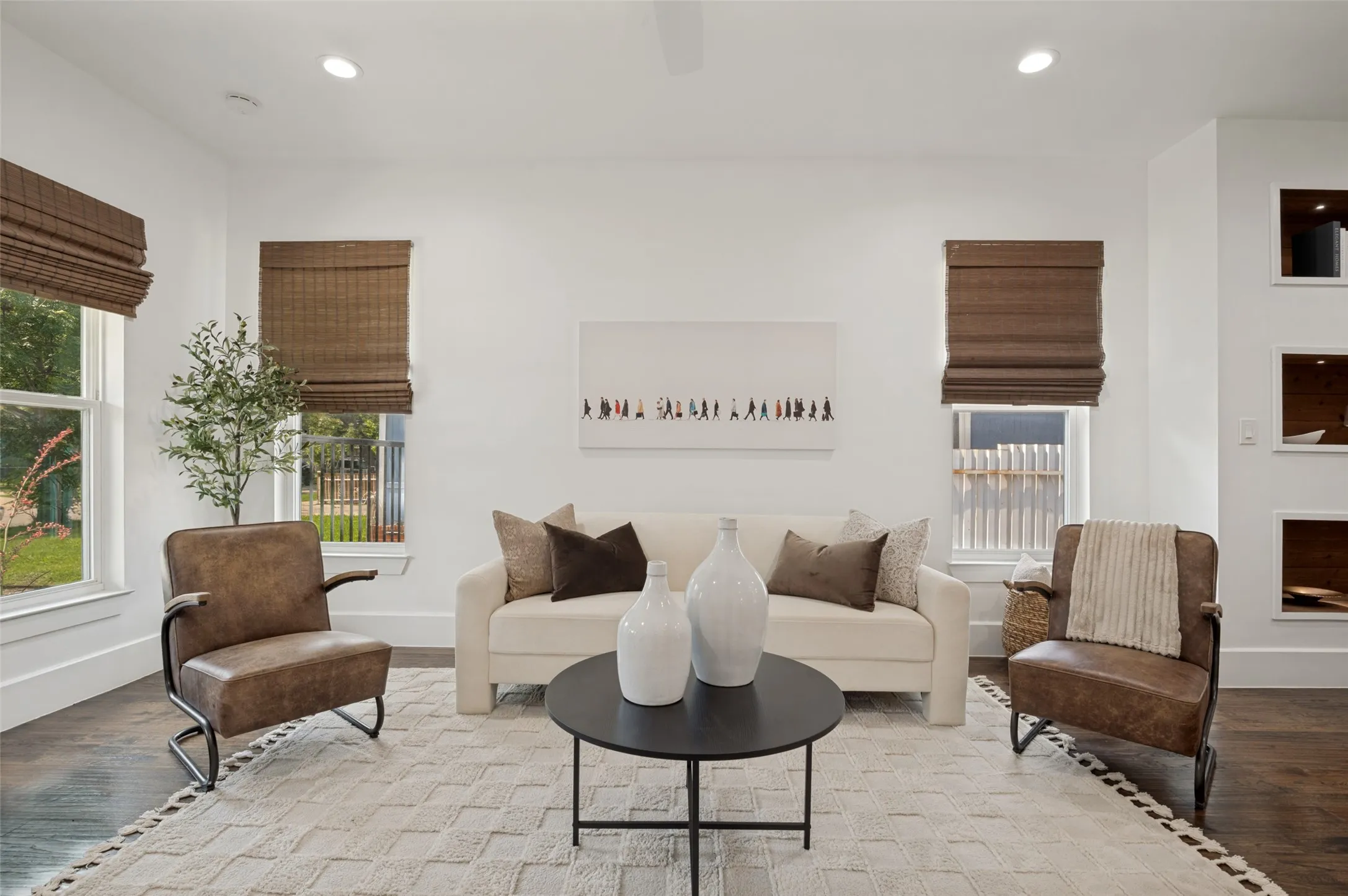 Single Family Residence For Sale in Dallas County , 916 S Montreal Avenue, Dallas, Texas 75208, 3 Bedroom, 2 Bathroom, Garage spaces, 1,664 Sqft, built in 1920, mls#21306513, Real Estate Agent in Dallas, Homes For Sale in Dallas county, Homes For Sale in Dallas, Realtor in Dallas Texas, Real Estate Brokerage Independent Realty Texas, Luminita Cordes Realtor