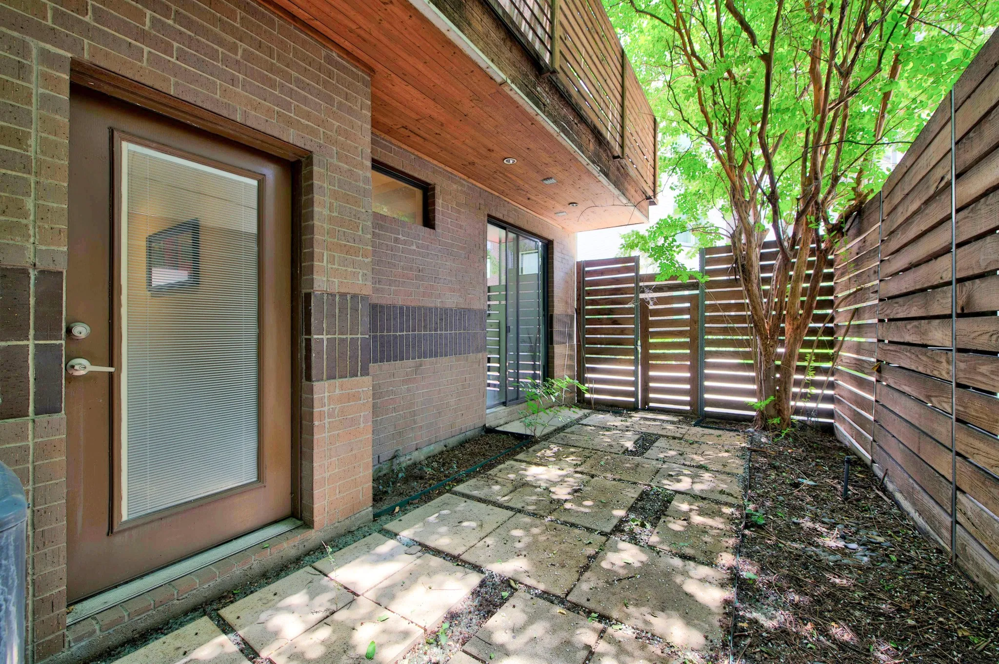 Patio (1st floor)