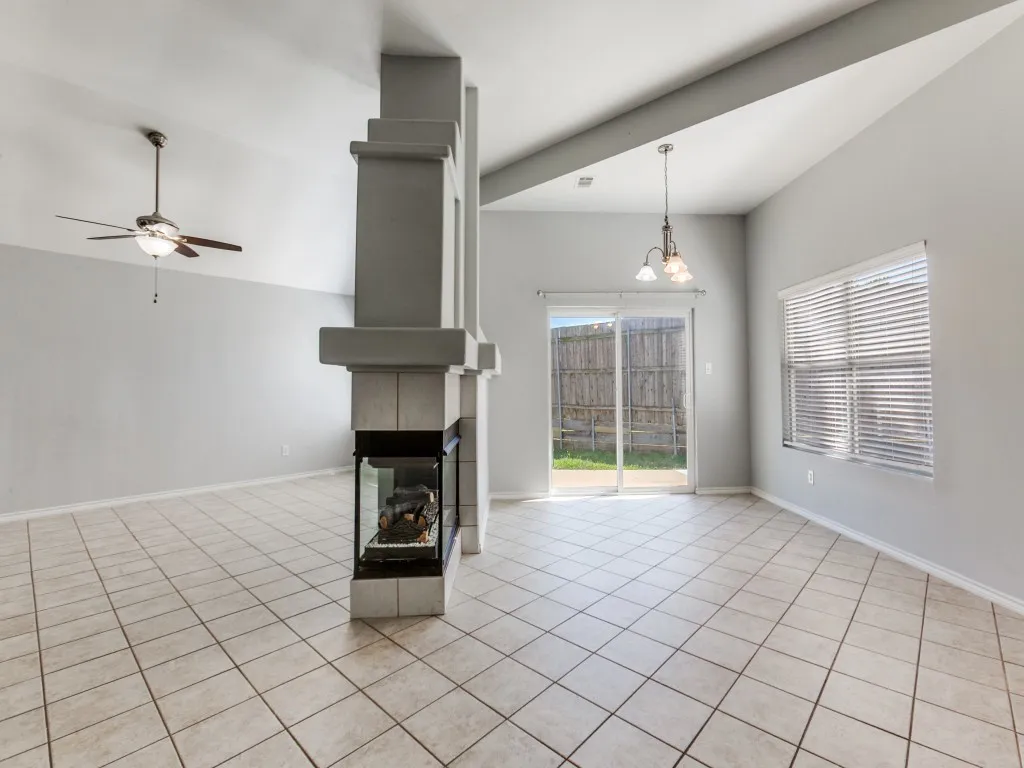Single Family Residence For Rent in Collin County , 1305 GREENBRIAR Lane, Mc Kinney, Texas 75069, 3 Bedroom, 2 Bathroom, 2 Garage spaces, 1,712 Sqft, built in 1998, mls#21307417, Real Estate Agent in Mc Kinney, Homes For Rent in Collin county, Homes For Rent in Mc Kinney, Realtor in Mc Kinney Texas, Real Estate Brokerage Independent Realty Texas, Luminita Cordes Realtor