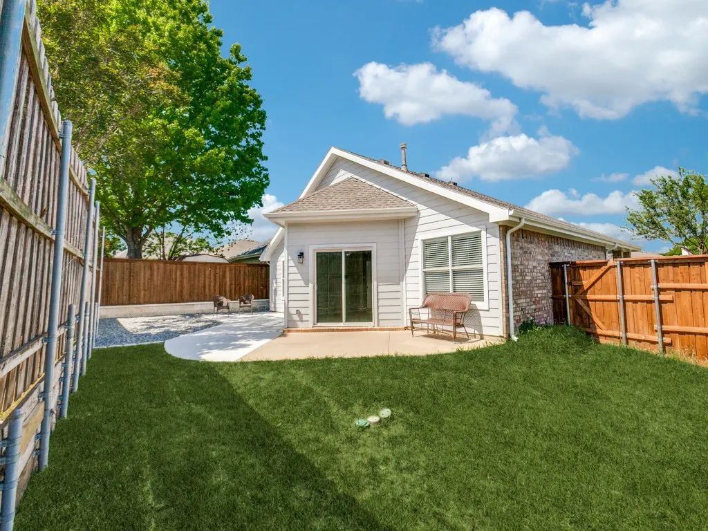 Single Family Residence For Rent in Collin County , 1305 GREENBRIAR Lane, Mc Kinney, Texas 75069, 3 Bedroom, 2 Bathroom, 2 Garage spaces, 1,712 Sqft, built in 1998, mls#21307417, Real Estate Agent in Mc Kinney, Homes For Rent in Collin county, Homes For Rent in Mc Kinney, Realtor in Mc Kinney Texas, Real Estate Brokerage Independent Realty Texas, Luminita Cordes Realtor