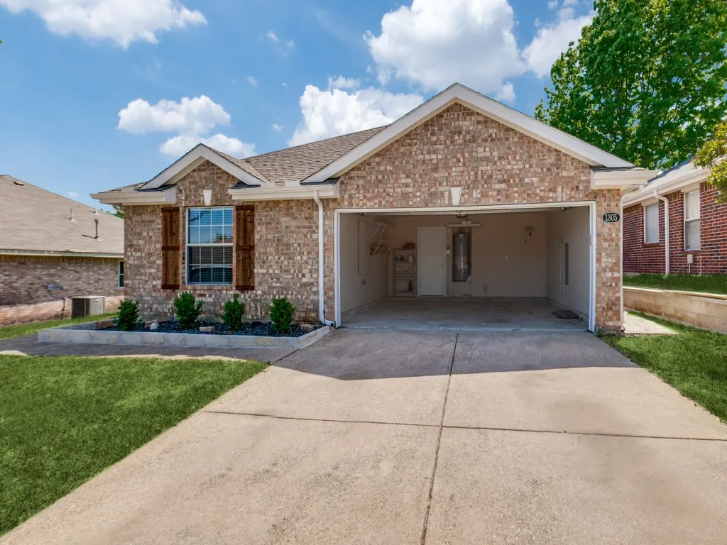 Single Family Residence For Rent in Collin County , 1305 GREENBRIAR Lane, Mc Kinney, Texas 75069, 3 Bedroom, 2 Bathroom, 2 Garage spaces, 1,712 Sqft, built in 1998, mls#21307417, Real Estate Agent in Mc Kinney, Homes For Rent in Collin county, Homes For Rent in Mc Kinney, Realtor in Mc Kinney Texas, Real Estate Brokerage Independent Realty Texas, Luminita Cordes Realtor
