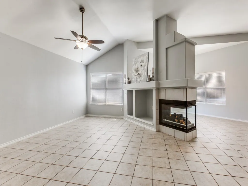 Single Family Residence For Rent in Collin County , 1305 GREENBRIAR Lane, Mc Kinney, Texas 75069, 3 Bedroom, 2 Bathroom, 2 Garage spaces, 1,712 Sqft, built in 1998, mls#21307417, Real Estate Agent in Mc Kinney, Homes For Rent in Collin county, Homes For Rent in Mc Kinney, Realtor in Mc Kinney Texas, Real Estate Brokerage Independent Realty Texas, Luminita Cordes Realtor