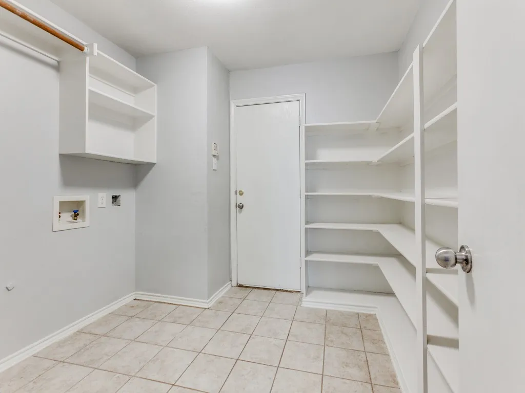 Single Family Residence For Rent in Collin County , 1305 GREENBRIAR Lane, Mc Kinney, Texas 75069, 3 Bedroom, 2 Bathroom, 2 Garage spaces, 1,712 Sqft, built in 1998, mls#21307417, Real Estate Agent in Mc Kinney, Homes For Rent in Collin county, Homes For Rent in Mc Kinney, Realtor in Mc Kinney Texas, Real Estate Brokerage Independent Realty Texas, Luminita Cordes Realtor