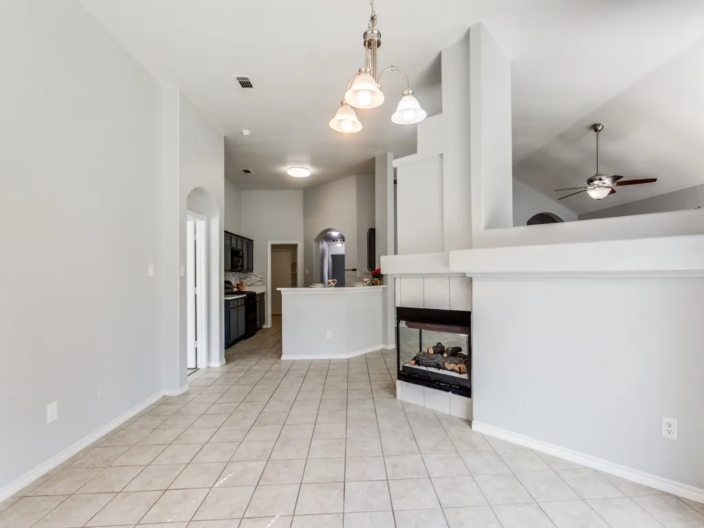 Single Family Residence For Rent in Collin County , 1305 GREENBRIAR Lane, Mc Kinney, Texas 75069, 3 Bedroom, 2 Bathroom, 2 Garage spaces, 1,712 Sqft, built in 1998, mls#21307417, Real Estate Agent in Mc Kinney, Homes For Rent in Collin county, Homes For Rent in Mc Kinney, Realtor in Mc Kinney Texas, Real Estate Brokerage Independent Realty Texas, Luminita Cordes Realtor