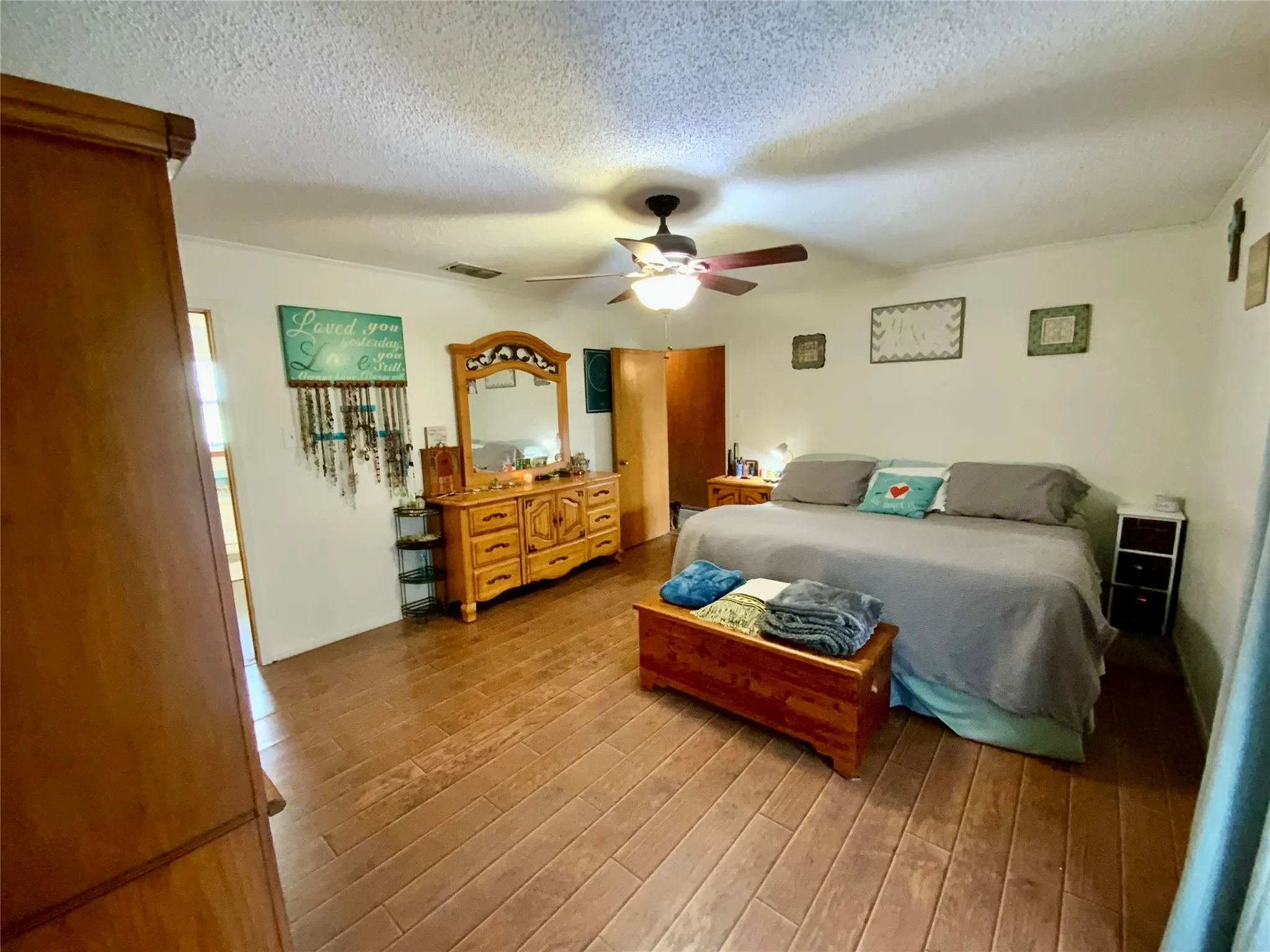 Farm For Sale in Limestone County , 2247 Lcr 654, Thornton, Texas 76687, 4 Bedroom, 2 Bathroom, Garage spaces, 2,702 Sqft, built in 1980, mls#21307378, Real Estate Agent in Thornton, Homes For Sale in Limestone county, Homes For Sale in Thornton, Realtor in Thornton Texas, Real Estate Brokerage Independent Realty Texas, Luminita Cordes Realtor