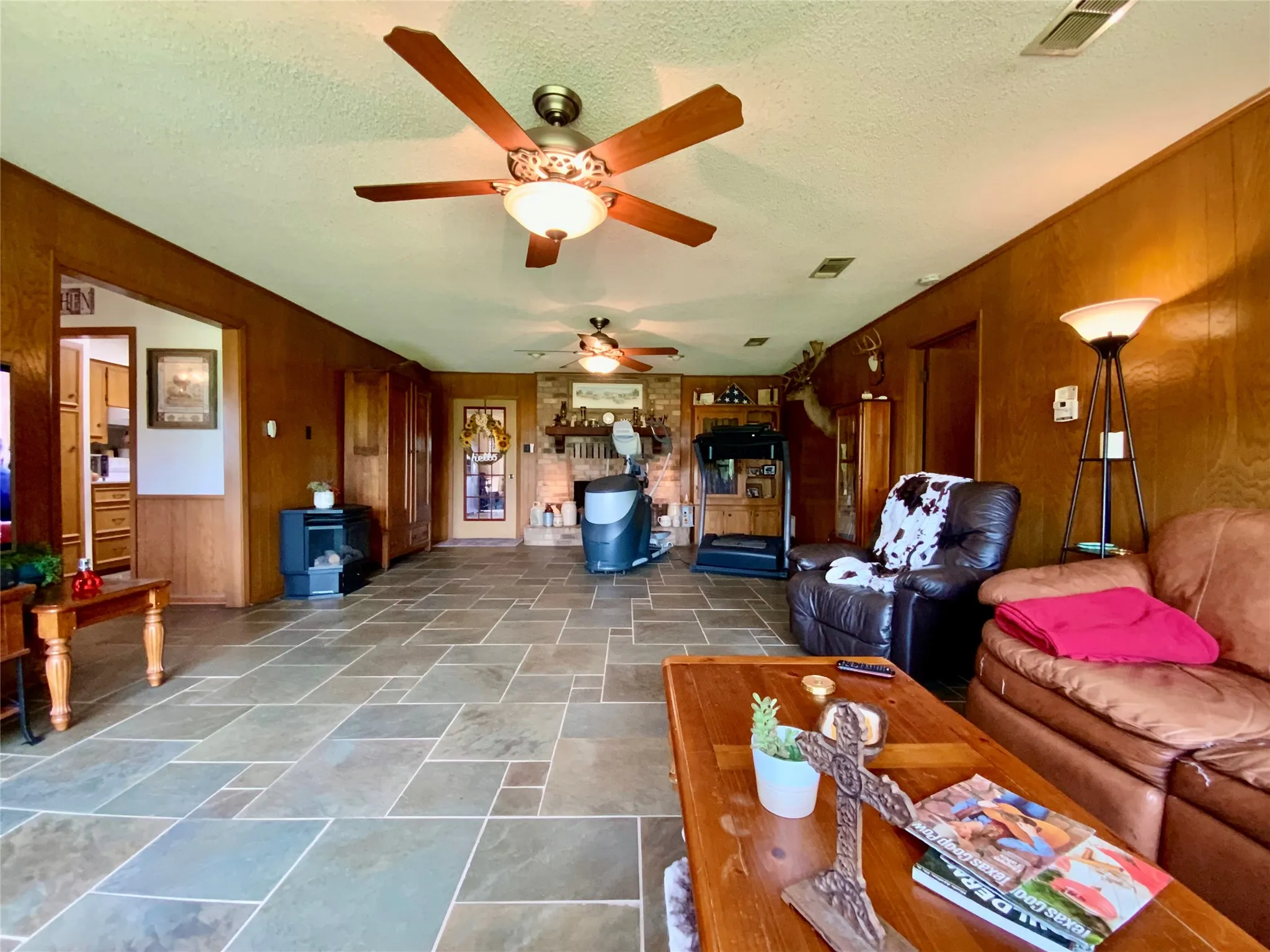 Farm For Sale in Limestone County , 2247 Lcr 654, Thornton, Texas 76687, 4 Bedroom, 2 Bathroom, Garage spaces, 2,702 Sqft, built in 1980, mls#21307378, Real Estate Agent in Thornton, Homes For Sale in Limestone county, Homes For Sale in Thornton, Realtor in Thornton Texas, Real Estate Brokerage Independent Realty Texas, Luminita Cordes Realtor