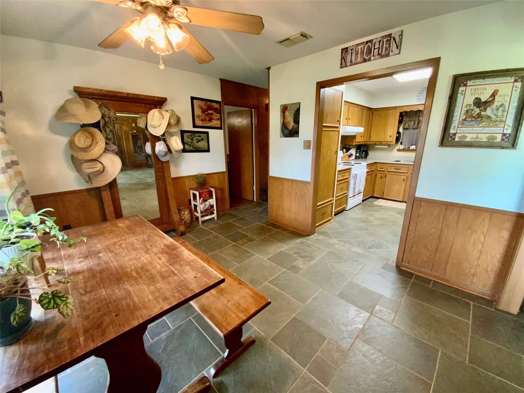Farm For Sale in Limestone County , 2247 Lcr 654, Thornton, Texas 76687, 4 Bedroom, 2 Bathroom, Garage spaces, 2,702 Sqft, built in 1980, mls#21307378, Real Estate Agent in Thornton, Homes For Sale in Limestone county, Homes For Sale in Thornton, Realtor in Thornton Texas, Real Estate Brokerage Independent Realty Texas, Luminita Cordes Realtor
