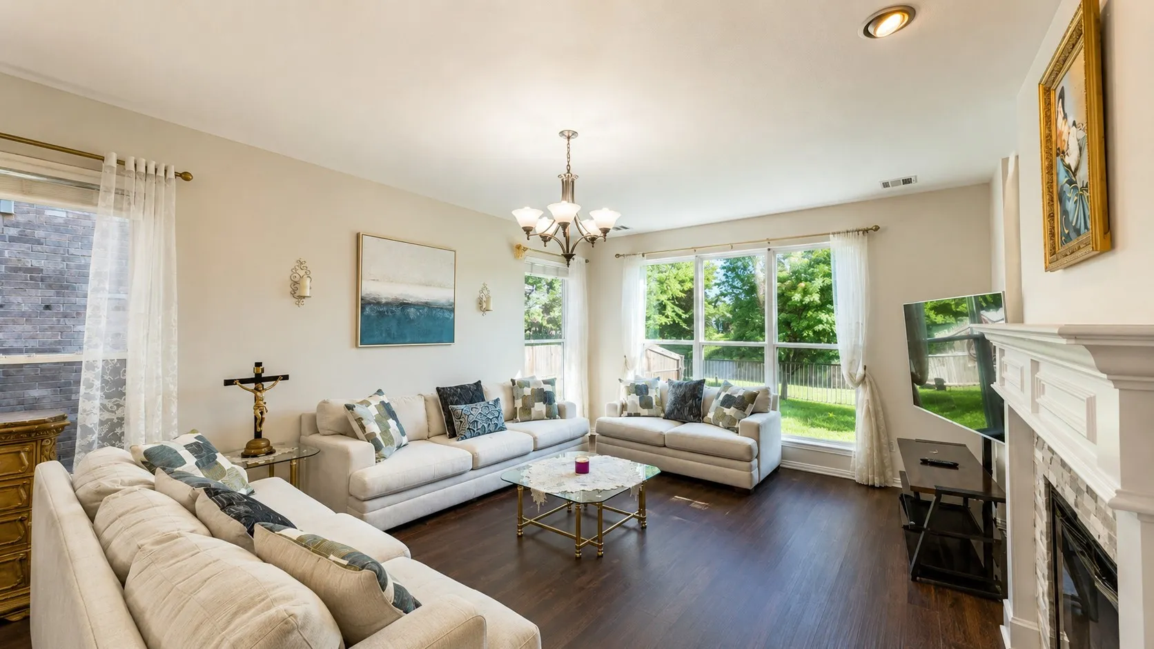 Single Family Residence For Sale in Tarrant County , 5412 Pecan Creek Circle, Fort Worth, Texas 76244, 4 Bedrooms, 3 Bathrooms, 2 Garage spaces, 2,413 Sqft, built in 2001, Price $385,000, mls#21306941, Real Estate Agent in Fort Worth, Homes For Sale in Tarrant county, Homes For Sale in Fort Worth, Realtor in Fort Worth Texas, Real Estate Brokerage Independent Realty Texas, Luminita Cordes Realtor