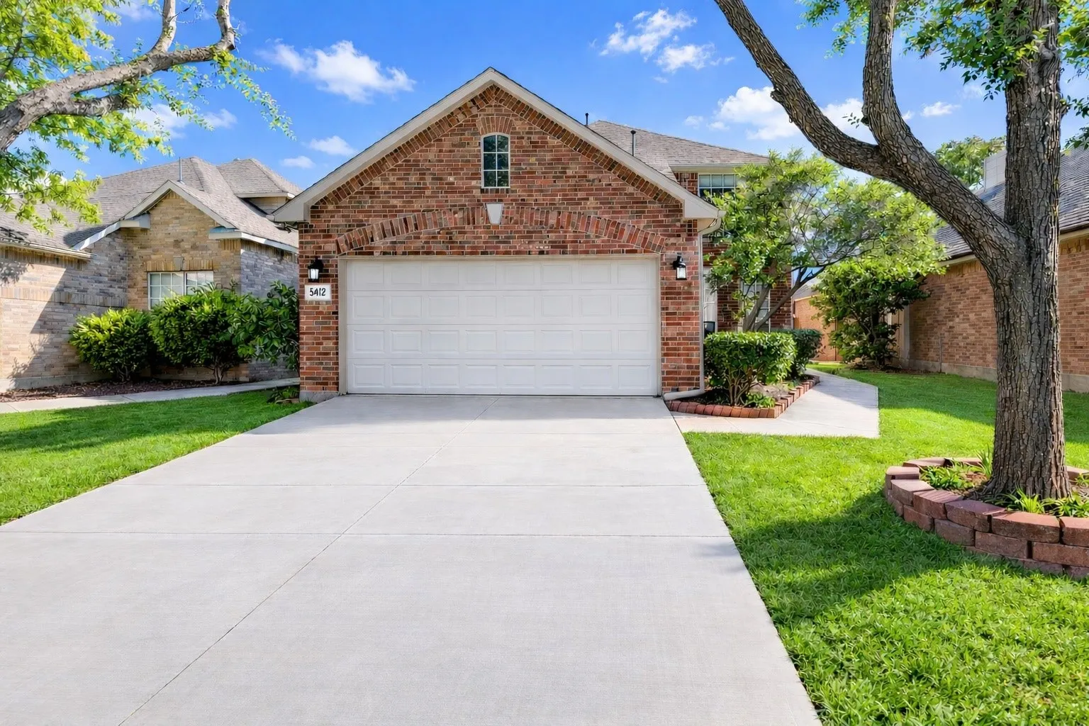Single Family Residence For Sale in Tarrant County , 5412 Pecan Creek Circle, Fort Worth, Texas 76244, 4 Bedrooms, 3 Bathrooms, 2 Garage spaces, 2,413 Sqft, built in 2001, Price $385,000, mls#21306941, Real Estate Agent in Fort Worth, Homes For Sale in Tarrant county, Homes For Sale in Fort Worth, Realtor in Fort Worth Texas, Real Estate Brokerage Independent Realty Texas, Luminita Cordes Realtor