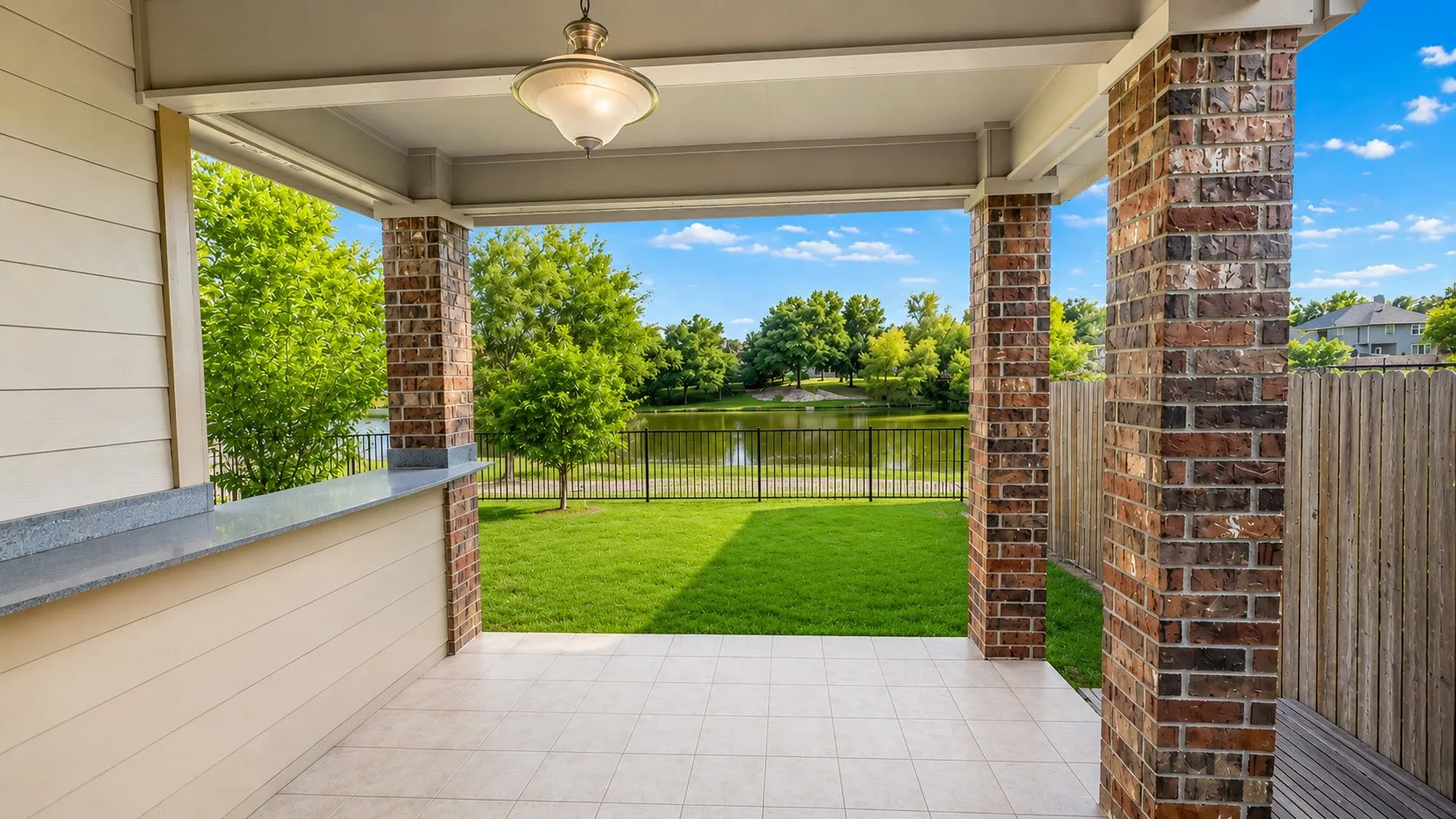 Single Family Residence For Sale in Tarrant County , 5412 Pecan Creek Circle, Fort Worth, Texas 76244, 4 Bedrooms, 3 Bathrooms, 2 Garage spaces, 2,413 Sqft, built in 2001, Price $385,000, mls#21306941, Real Estate Agent in Fort Worth, Homes For Sale in Tarrant county, Homes For Sale in Fort Worth, Realtor in Fort Worth Texas, Real Estate Brokerage Independent Realty Texas, Luminita Cordes Realtor