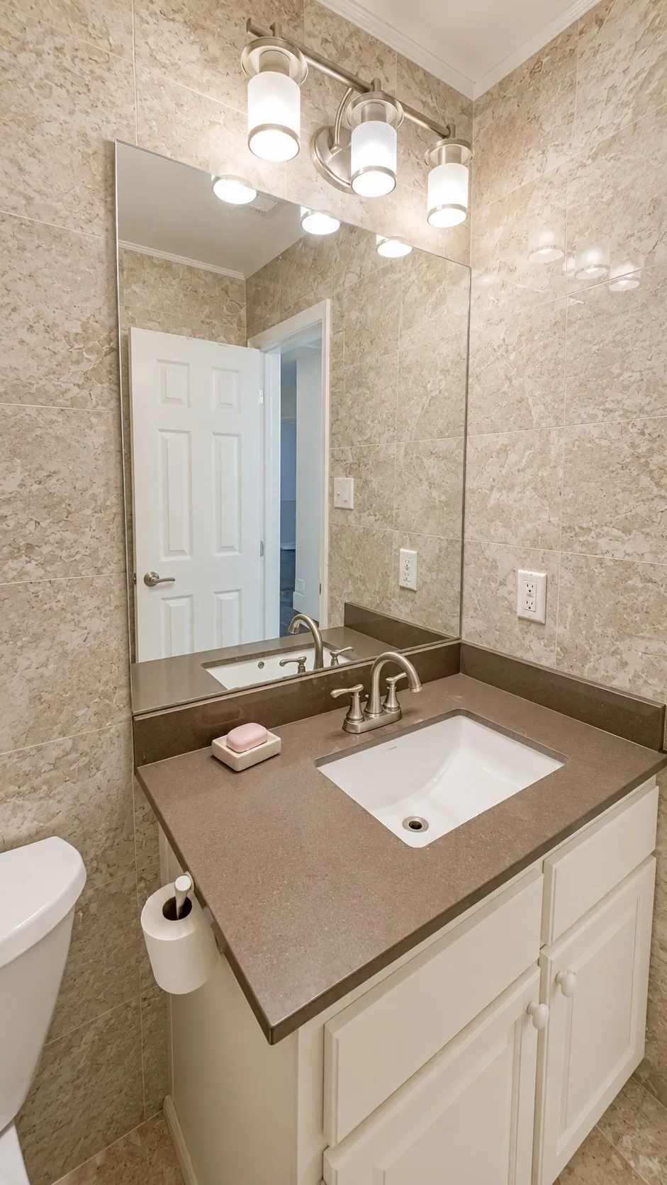 Single Family Residence For Sale in Tarrant County , 5412 Pecan Creek Circle, Fort Worth, Texas 76244, 4 Bedrooms, 3 Bathrooms, 2 Garage spaces, 2,413 Sqft, built in 2001, Price $385,000, mls#21306941, Real Estate Agent in Fort Worth, Homes For Sale in Tarrant county, Homes For Sale in Fort Worth, Realtor in Fort Worth Texas, Real Estate Brokerage Independent Realty Texas, Luminita Cordes Realtor