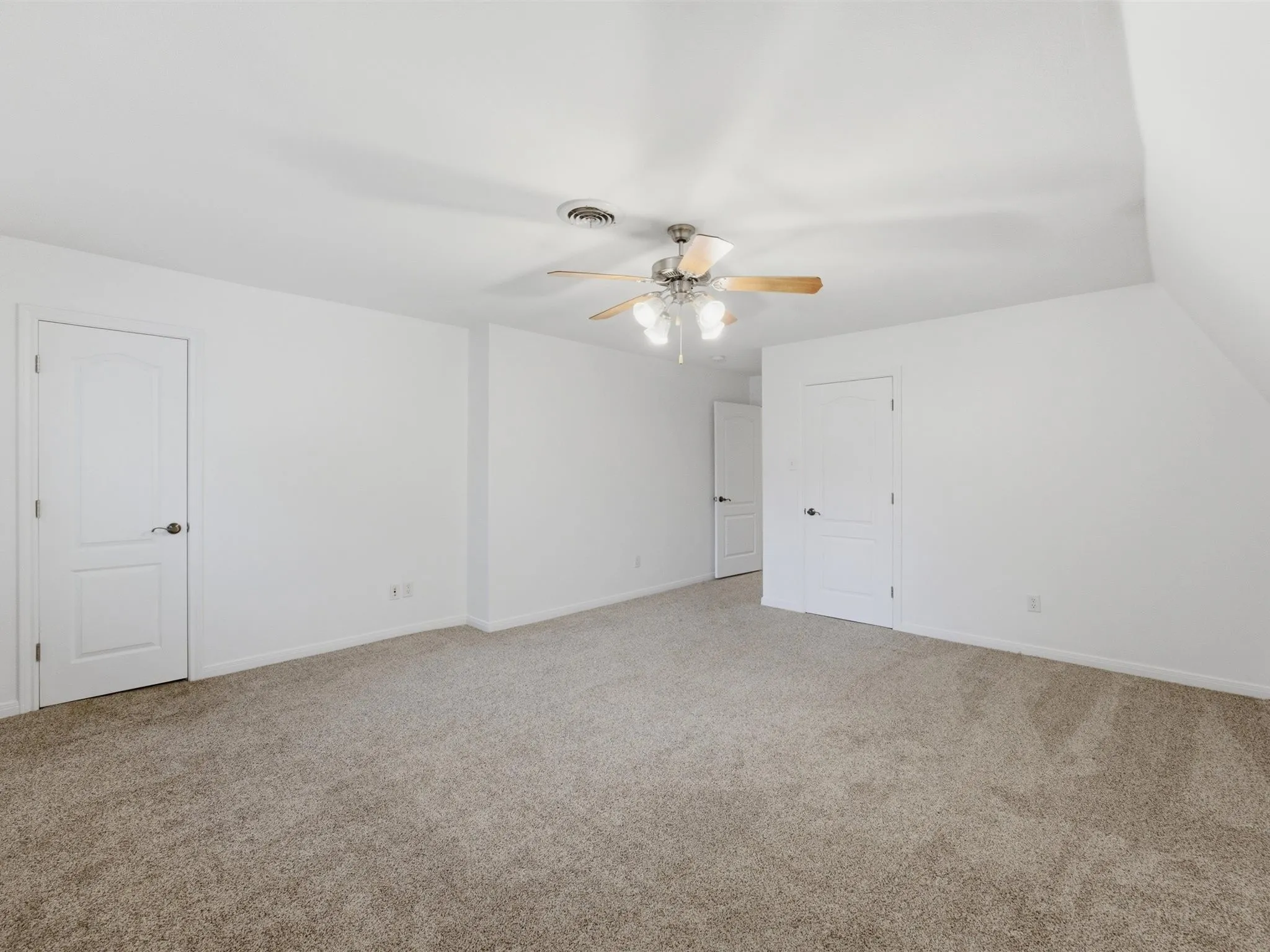 Single Family Residence For Sale in Tarrant County , 4400 Summercrest Court, Fort Worth, Texas 76109, 6 Bedroom, 7 Bathroom, 2 Garage spaces, 6,195 Sqft, built in 1966, mls#21305811, Real Estate Agent in Fort Worth, Homes For Sale in Tarrant county, Homes For Sale in Fort Worth, Realtor in Fort Worth Texas, Real Estate Brokerage Independent Realty Texas, Luminita Cordes Realtor