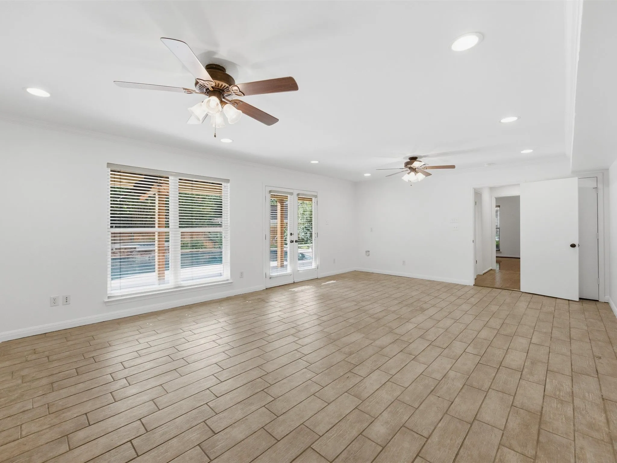 Single Family Residence For Sale in Tarrant County , 4400 Summercrest Court, Fort Worth, Texas 76109, 6 Bedroom, 7 Bathroom, 2 Garage spaces, 6,195 Sqft, built in 1966, mls#21305811, Real Estate Agent in Fort Worth, Homes For Sale in Tarrant county, Homes For Sale in Fort Worth, Realtor in Fort Worth Texas, Real Estate Brokerage Independent Realty Texas, Luminita Cordes Realtor