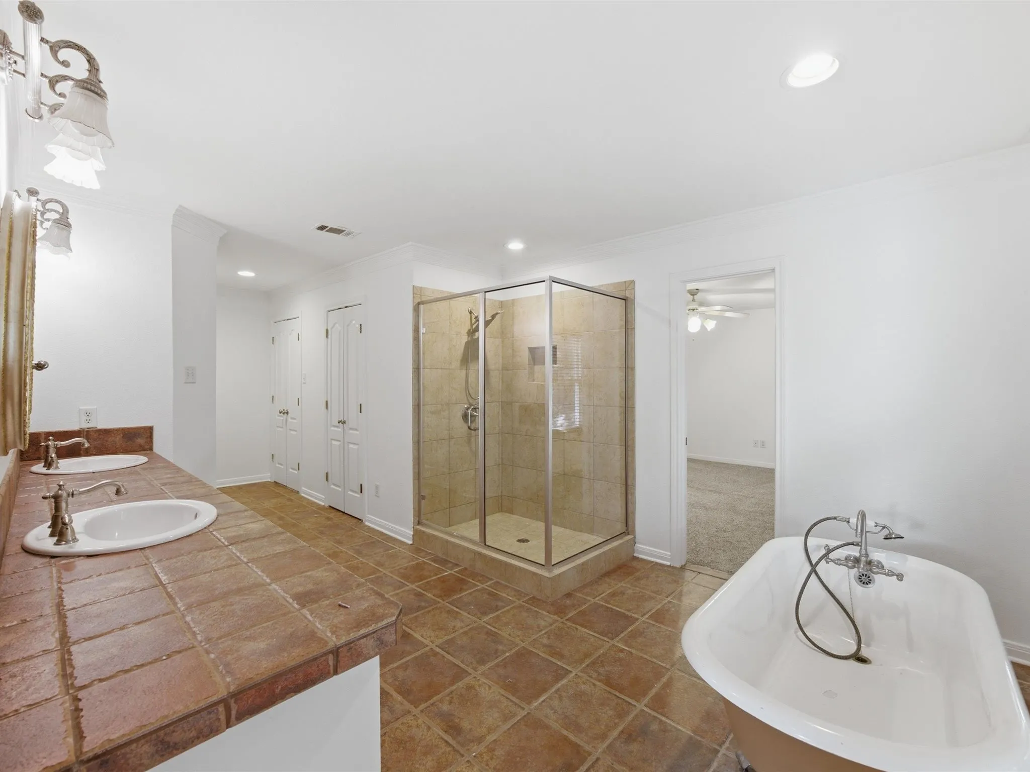 Single Family Residence For Sale in Tarrant County , 4400 Summercrest Court, Fort Worth, Texas 76109, 6 Bedroom, 7 Bathroom, 2 Garage spaces, 6,195 Sqft, built in 1966, mls#21305811, Real Estate Agent in Fort Worth, Homes For Sale in Tarrant county, Homes For Sale in Fort Worth, Realtor in Fort Worth Texas, Real Estate Brokerage Independent Realty Texas, Luminita Cordes Realtor