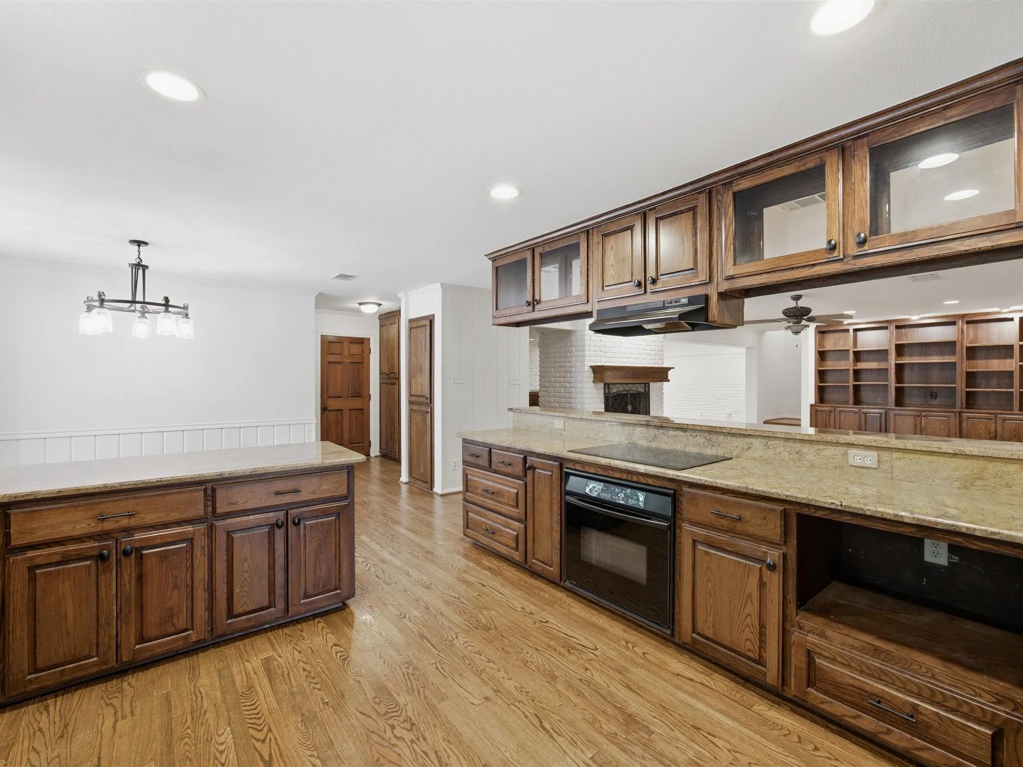 Single Family Residence For Sale in Tarrant County , 4400 Summercrest Court, Fort Worth, Texas 76109, 6 Bedroom, 7 Bathroom, 2 Garage spaces, 6,195 Sqft, built in 1966, mls#21305811, Real Estate Agent in Fort Worth, Homes For Sale in Tarrant county, Homes For Sale in Fort Worth, Realtor in Fort Worth Texas, Real Estate Brokerage Independent Realty Texas, Luminita Cordes Realtor