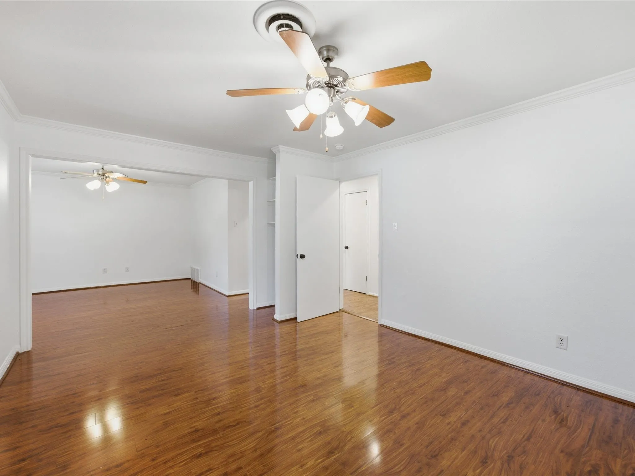 Single Family Residence For Sale in Tarrant County , 4400 Summercrest Court, Fort Worth, Texas 76109, 6 Bedroom, 7 Bathroom, 2 Garage spaces, 6,195 Sqft, built in 1966, mls#21305811, Real Estate Agent in Fort Worth, Homes For Sale in Tarrant county, Homes For Sale in Fort Worth, Realtor in Fort Worth Texas, Real Estate Brokerage Independent Realty Texas, Luminita Cordes Realtor