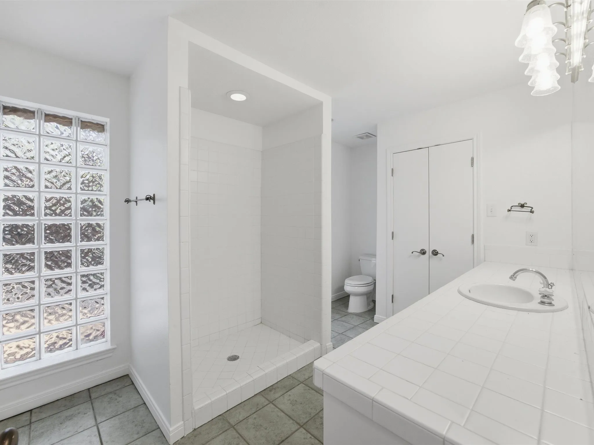 Single Family Residence For Sale in Tarrant County , 4400 Summercrest Court, Fort Worth, Texas 76109, 6 Bedroom, 7 Bathroom, 2 Garage spaces, 6,195 Sqft, built in 1966, mls#21305811, Real Estate Agent in Fort Worth, Homes For Sale in Tarrant county, Homes For Sale in Fort Worth, Realtor in Fort Worth Texas, Real Estate Brokerage Independent Realty Texas, Luminita Cordes Realtor