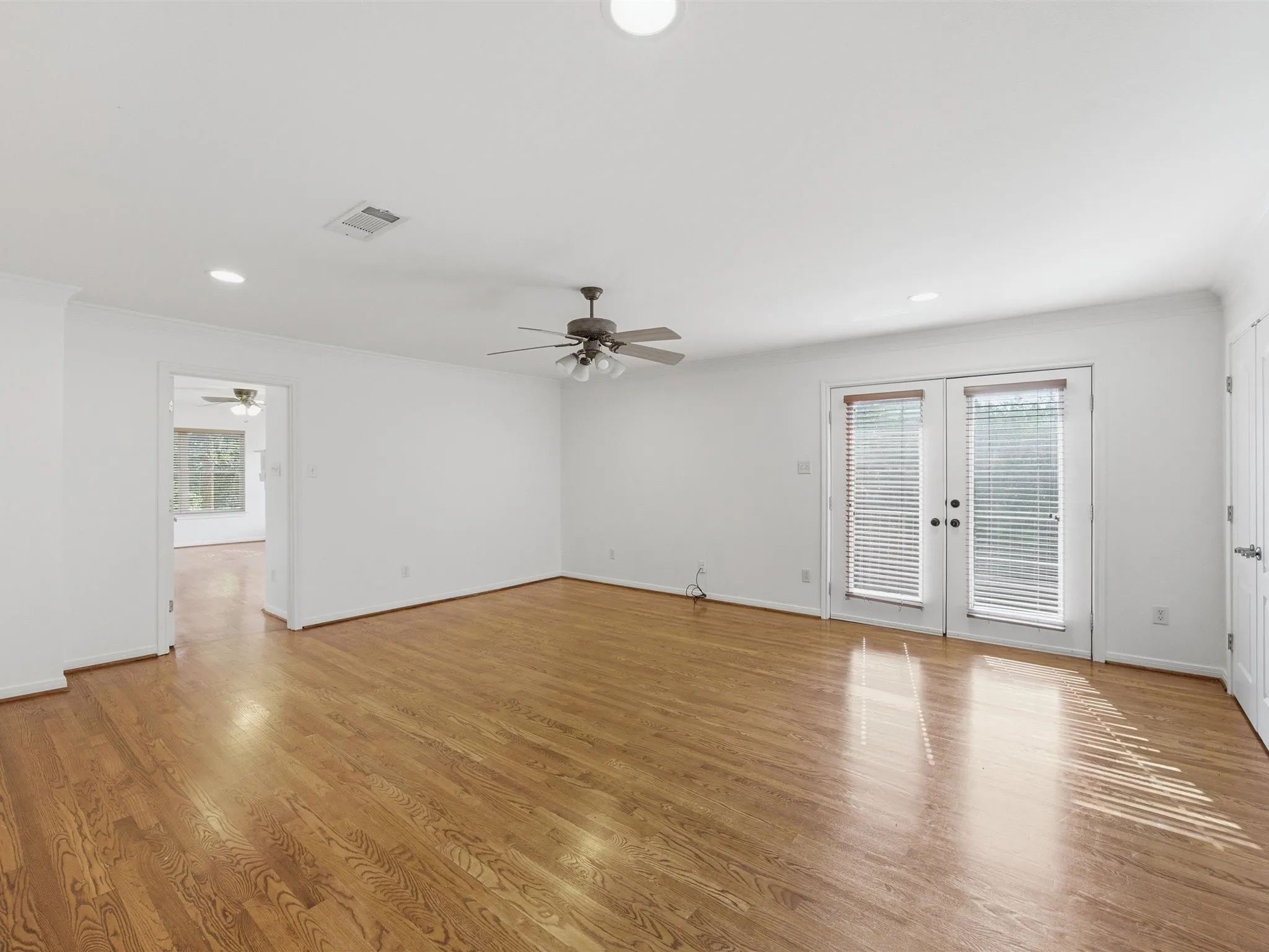 Single Family Residence For Sale in Tarrant County , 4400 Summercrest Court, Fort Worth, Texas 76109, 6 Bedroom, 7 Bathroom, 2 Garage spaces, 6,195 Sqft, built in 1966, mls#21305811, Real Estate Agent in Fort Worth, Homes For Sale in Tarrant county, Homes For Sale in Fort Worth, Realtor in Fort Worth Texas, Real Estate Brokerage Independent Realty Texas, Luminita Cordes Realtor
