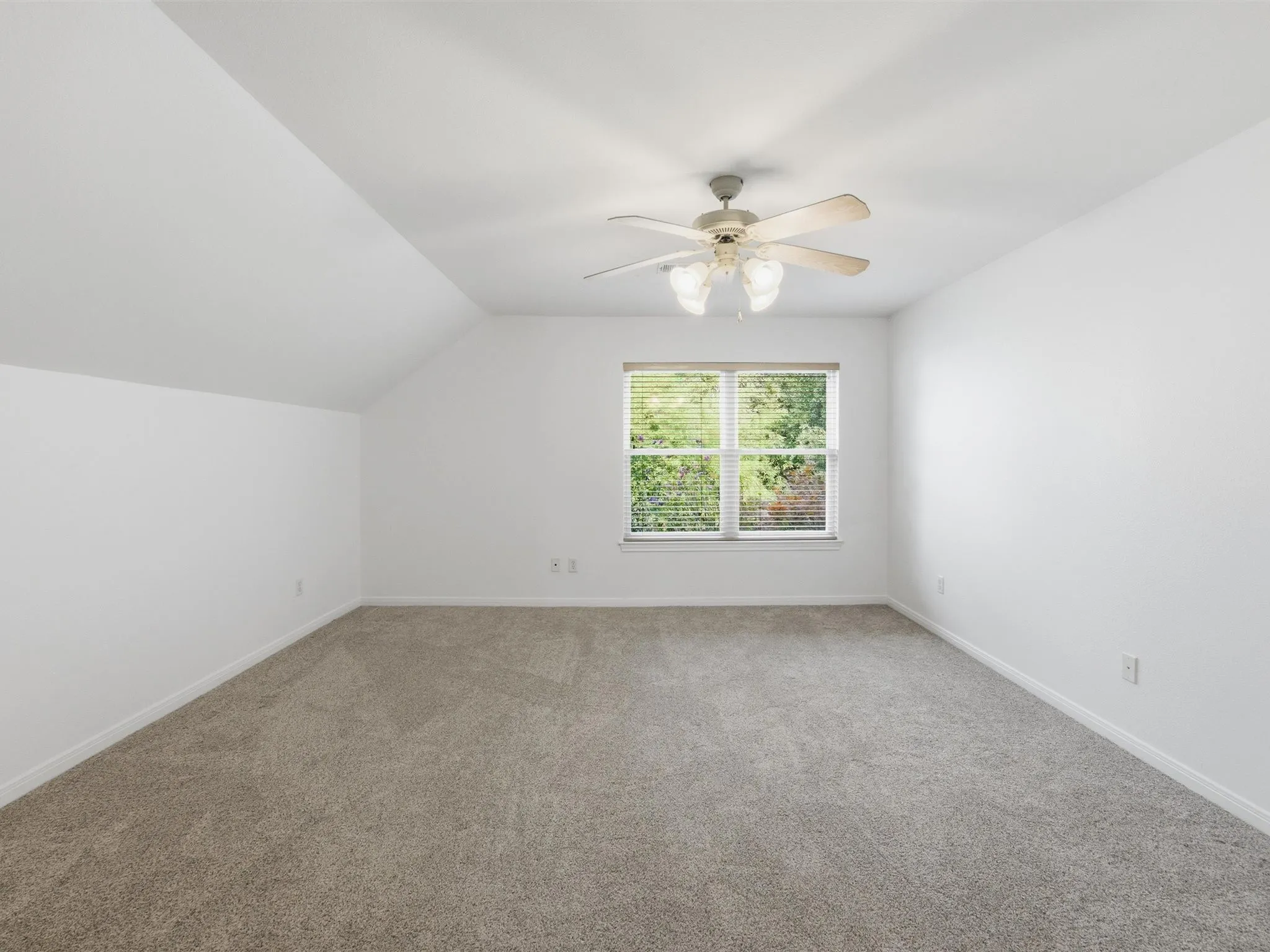 Single Family Residence For Sale in Tarrant County , 4400 Summercrest Court, Fort Worth, Texas 76109, 6 Bedroom, 7 Bathroom, 2 Garage spaces, 6,195 Sqft, built in 1966, mls#21305811, Real Estate Agent in Fort Worth, Homes For Sale in Tarrant county, Homes For Sale in Fort Worth, Realtor in Fort Worth Texas, Real Estate Brokerage Independent Realty Texas, Luminita Cordes Realtor
