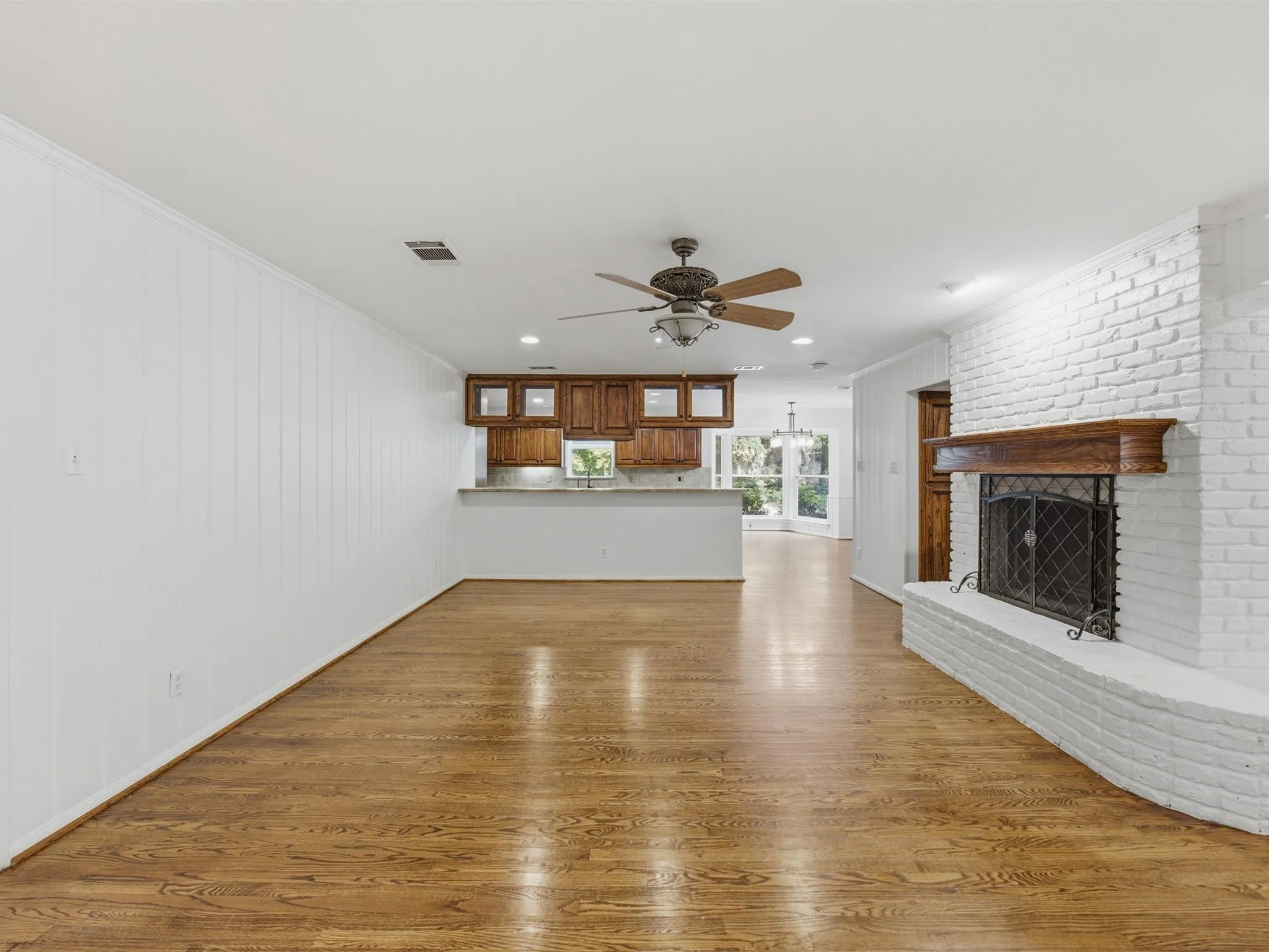 Single Family Residence For Sale in Tarrant County , 4400 Summercrest Court, Fort Worth, Texas 76109, 6 Bedroom, 7 Bathroom, 2 Garage spaces, 6,195 Sqft, built in 1966, mls#21305811, Real Estate Agent in Fort Worth, Homes For Sale in Tarrant county, Homes For Sale in Fort Worth, Realtor in Fort Worth Texas, Real Estate Brokerage Independent Realty Texas, Luminita Cordes Realtor