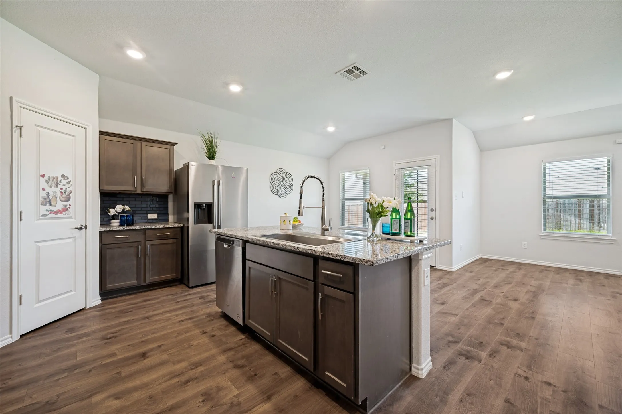 Single Family Residence For Sale in Denton County , 905 English Drive, Aubrey, Texas 76227, 4 Bedroom, 2 Bathroom, 2 Garage spaces, 1,590 Sqft, built in 2020, mls#21307440, Real Estate Agent in Aubrey, Homes For Sale in Denton county, Homes For Sale in Aubrey, Realtor in Aubrey Texas, Real Estate Brokerage Independent Realty Texas, Luminita Cordes Realtor