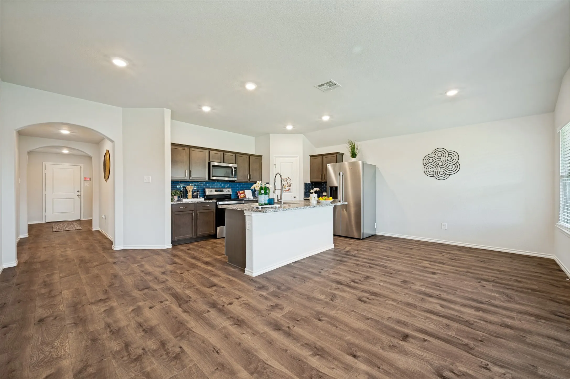 Single Family Residence For Sale in Denton County , 905 English Drive, Aubrey, Texas 76227, 4 Bedroom, 2 Bathroom, 2 Garage spaces, 1,590 Sqft, built in 2020, mls#21307440, Real Estate Agent in Aubrey, Homes For Sale in Denton county, Homes For Sale in Aubrey, Realtor in Aubrey Texas, Real Estate Brokerage Independent Realty Texas, Luminita Cordes Realtor