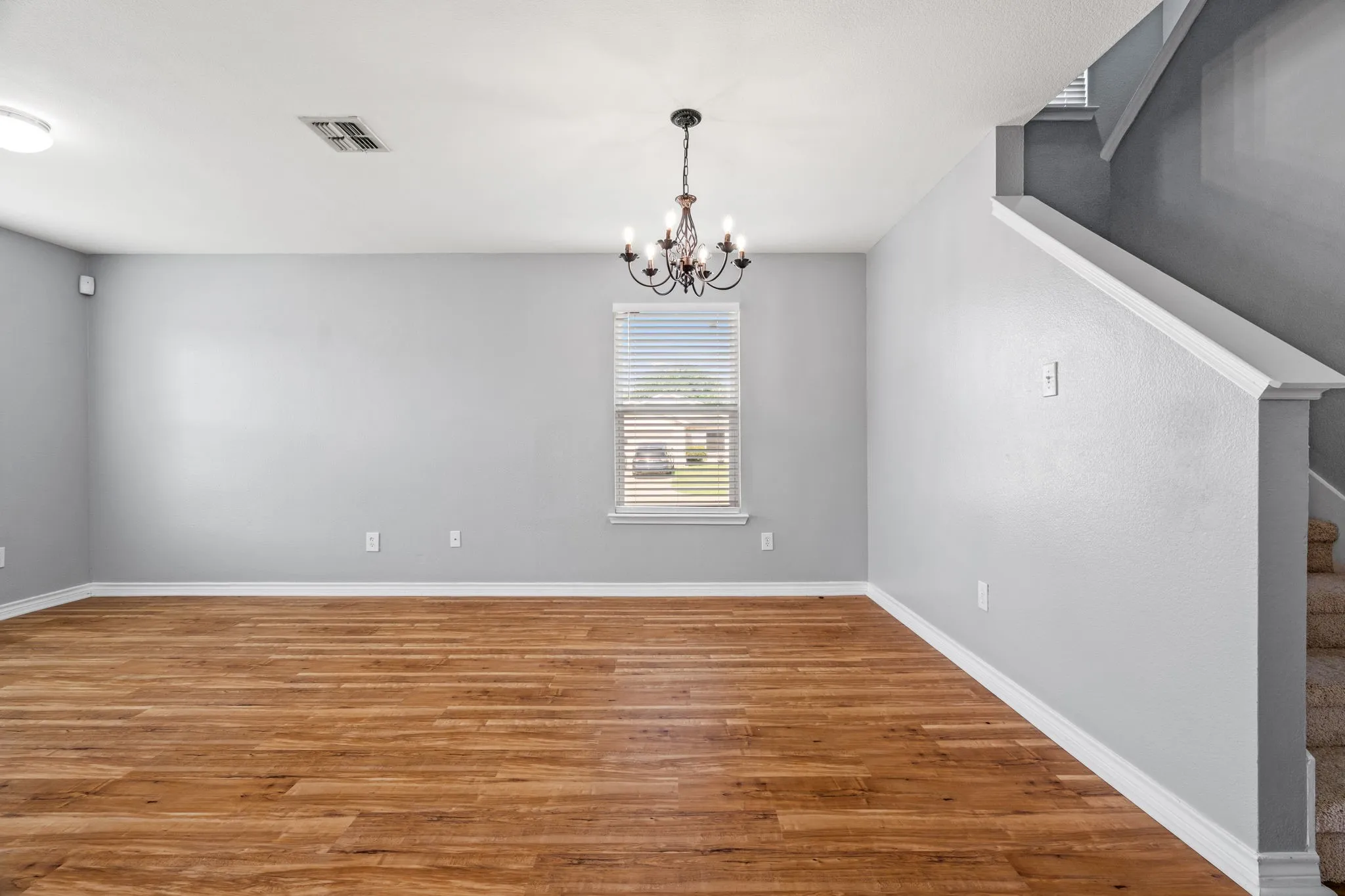 Single Family Residence For Rent in Dallas County , 14801 Whispering Court, Balch Springs, Texas 75180, 5 Bedroom, 4 Bathroom, 2 Garage spaces, 3,238 Sqft, built in 2006, mls#21307431, Real Estate Agent in Balch Springs, Homes For Rent in Dallas county, Homes For Rent in Balch Springs, Realtor in Balch Springs Texas, Real Estate Brokerage Independent Realty Texas, Luminita Cordes Realtor