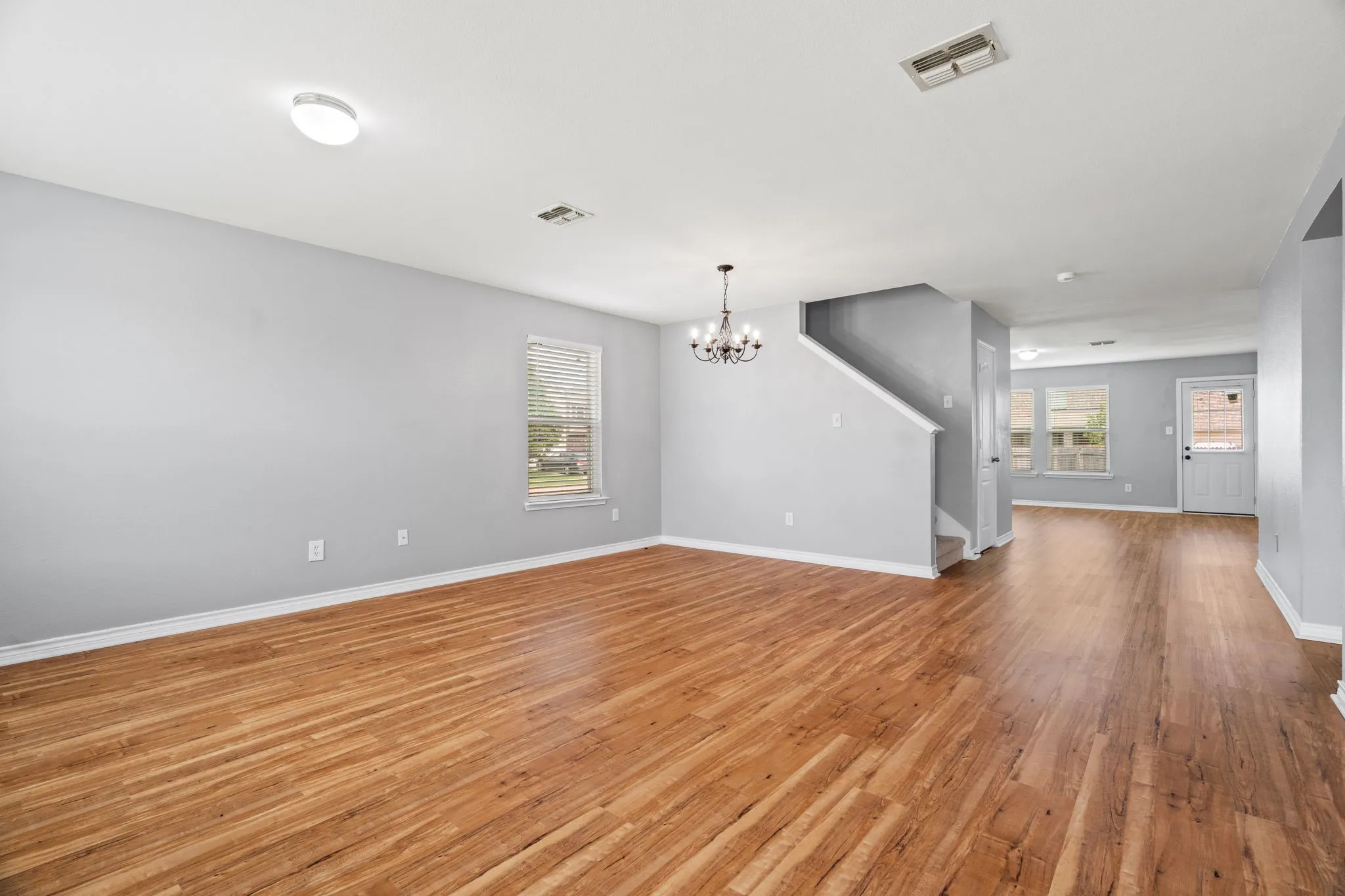 Single Family Residence For Rent in Dallas County , 14801 Whispering Court, Balch Springs, Texas 75180, 5 Bedroom, 4 Bathroom, 2 Garage spaces, 3,238 Sqft, built in 2006, mls#21307431, Real Estate Agent in Balch Springs, Homes For Rent in Dallas county, Homes For Rent in Balch Springs, Realtor in Balch Springs Texas, Real Estate Brokerage Independent Realty Texas, Luminita Cordes Realtor