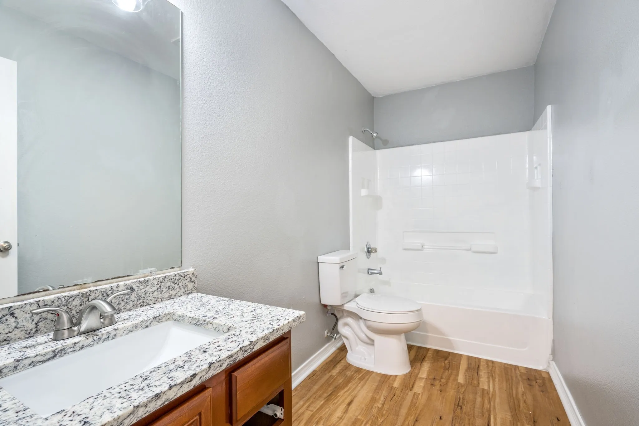 Single Family Residence For Rent in Dallas County , 14801 Whispering Court, Balch Springs, Texas 75180, 5 Bedroom, 4 Bathroom, 2 Garage spaces, 3,238 Sqft, built in 2006, mls#21307431, Real Estate Agent in Balch Springs, Homes For Rent in Dallas county, Homes For Rent in Balch Springs, Realtor in Balch Springs Texas, Real Estate Brokerage Independent Realty Texas, Luminita Cordes Realtor
