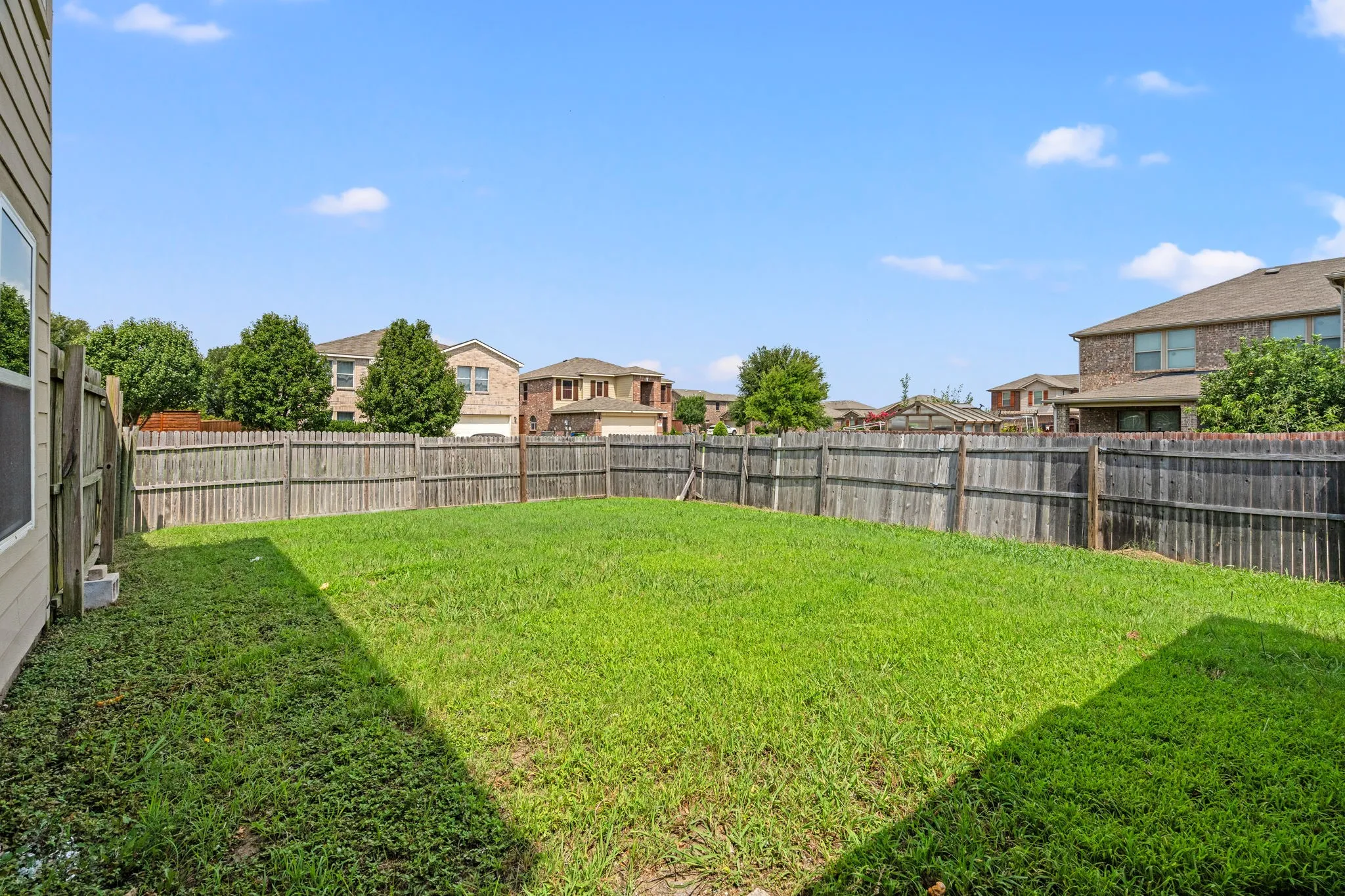 Single Family Residence For Rent in Dallas County , 14801 Whispering Court, Balch Springs, Texas 75180, 5 Bedroom, 4 Bathroom, 2 Garage spaces, 3,238 Sqft, built in 2006, mls#21307431, Real Estate Agent in Balch Springs, Homes For Rent in Dallas county, Homes For Rent in Balch Springs, Realtor in Balch Springs Texas, Real Estate Brokerage Independent Realty Texas, Luminita Cordes Realtor
