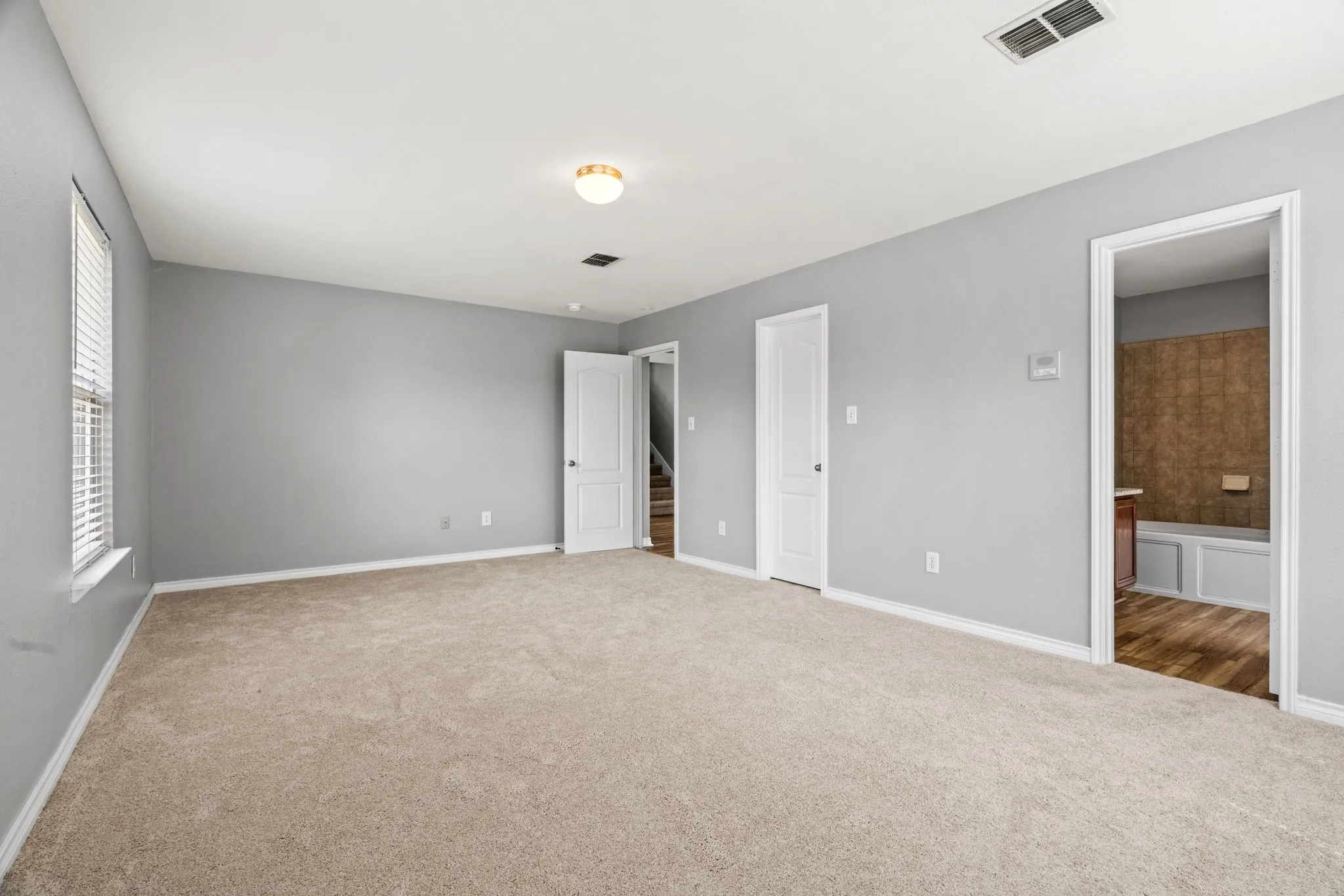 Single Family Residence For Rent in Dallas County , 14801 Whispering Court, Balch Springs, Texas 75180, 5 Bedroom, 4 Bathroom, 2 Garage spaces, 3,238 Sqft, built in 2006, mls#21307431, Real Estate Agent in Balch Springs, Homes For Rent in Dallas county, Homes For Rent in Balch Springs, Realtor in Balch Springs Texas, Real Estate Brokerage Independent Realty Texas, Luminita Cordes Realtor