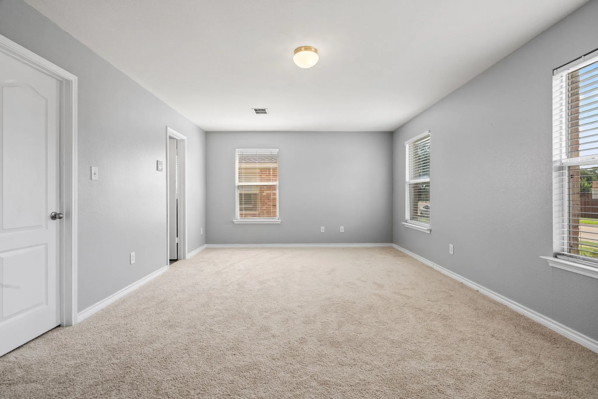 Single Family Residence For Rent in Dallas County , 14801 Whispering Court, Balch Springs, Texas 75180, 5 Bedroom, 4 Bathroom, 2 Garage spaces, 3,238 Sqft, built in 2006, mls#21307431, Real Estate Agent in Balch Springs, Homes For Rent in Dallas county, Homes For Rent in Balch Springs, Realtor in Balch Springs Texas, Real Estate Brokerage Independent Realty Texas, Luminita Cordes Realtor