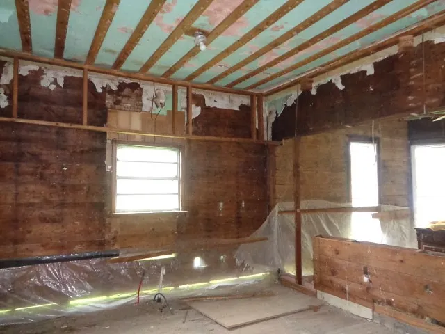 Single Family Residence For Sale in Wood County , 200 S Post Oak, Winnsboro, Texas 75494, 3 Bedrooms, 1 Bathroom, Garage spaces, 1,600 Sqft, built in 1964, Price $59,000, mls#21307461, Real Estate Agent in Winnsboro, Homes For Sale in Wood county, Homes For Sale in Winnsboro, Realtor in Winnsboro Texas, Real Estate Brokerage Independent Realty Texas, Luminita Cordes Realtor