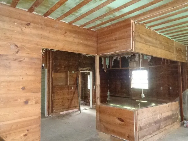 Single Family Residence For Sale in Wood County , 200 S Post Oak, Winnsboro, Texas 75494, 3 Bedrooms, 1 Bathroom, Garage spaces, 1,600 Sqft, built in 1964, Price $59,000, mls#21307461, Real Estate Agent in Winnsboro, Homes For Sale in Wood county, Homes For Sale in Winnsboro, Realtor in Winnsboro Texas, Real Estate Brokerage Independent Realty Texas, Luminita Cordes Realtor