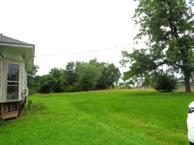 Single Family Residence For Sale in Wood County , 200 S Post Oak, Winnsboro, Texas 75494, 3 Bedrooms, 1 Bathroom, Garage spaces, 1,600 Sqft, built in 1964, Price $59,000, mls#21307461, Real Estate Agent in Winnsboro, Homes For Sale in Wood county, Homes For Sale in Winnsboro, Realtor in Winnsboro Texas, Real Estate Brokerage Independent Realty Texas, Luminita Cordes Realtor