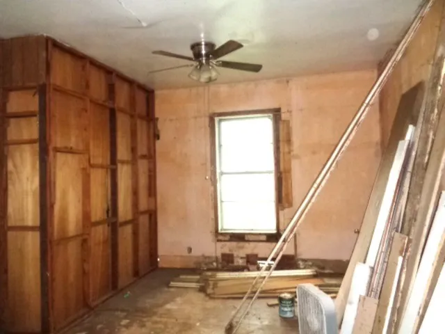 Single Family Residence For Sale in Wood County , 200 S Post Oak, Winnsboro, Texas 75494, 3 Bedrooms, 1 Bathroom, Garage spaces, 1,600 Sqft, built in 1964, Price $59,000, mls#21307461, Real Estate Agent in Winnsboro, Homes For Sale in Wood county, Homes For Sale in Winnsboro, Realtor in Winnsboro Texas, Real Estate Brokerage Independent Realty Texas, Luminita Cordes Realtor