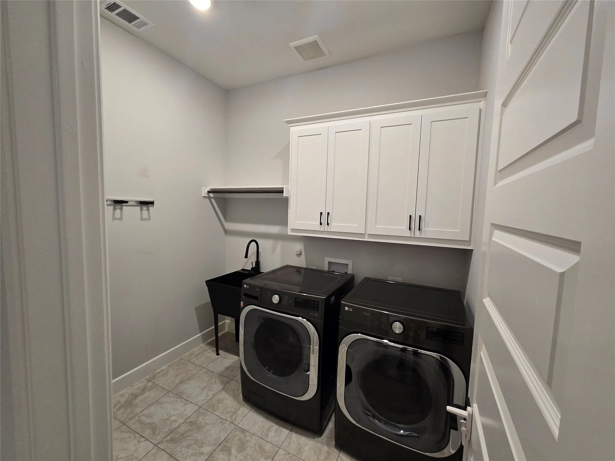 Single Family Residence For Sale in Collin County , 1917 Cotton Creek Pass, Mc Kinney, Texas 75071, 4 Bedroom, 4 Bathroom, 3 Garage spaces, 2,648 Sqft, built in 2023, mls#21307451, Real Estate Agent in Mc Kinney, Homes For Sale in Collin county, Homes For Sale in Mc Kinney, Realtor in Mc Kinney Texas, Real Estate Brokerage Independent Realty Texas, Luminita Cordes Realtor