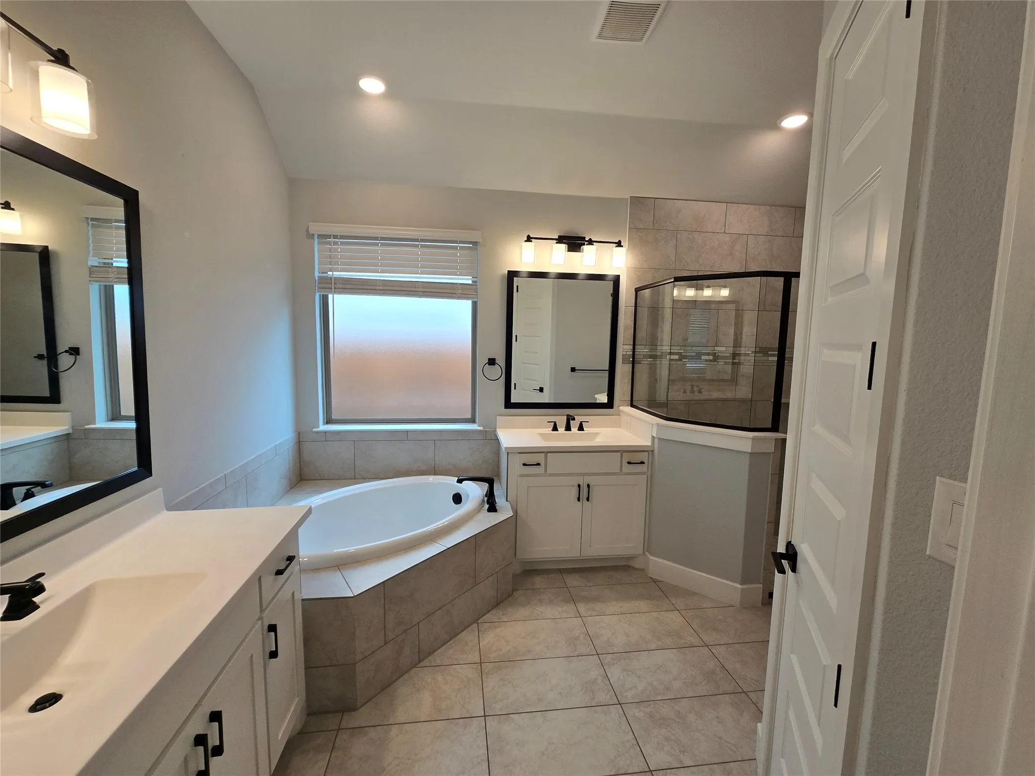 Single Family Residence For Sale in Collin County , 1917 Cotton Creek Pass, Mc Kinney, Texas 75071, 4 Bedroom, 4 Bathroom, 3 Garage spaces, 2,648 Sqft, built in 2023, mls#21307451, Real Estate Agent in Mc Kinney, Homes For Sale in Collin county, Homes For Sale in Mc Kinney, Realtor in Mc Kinney Texas, Real Estate Brokerage Independent Realty Texas, Luminita Cordes Realtor