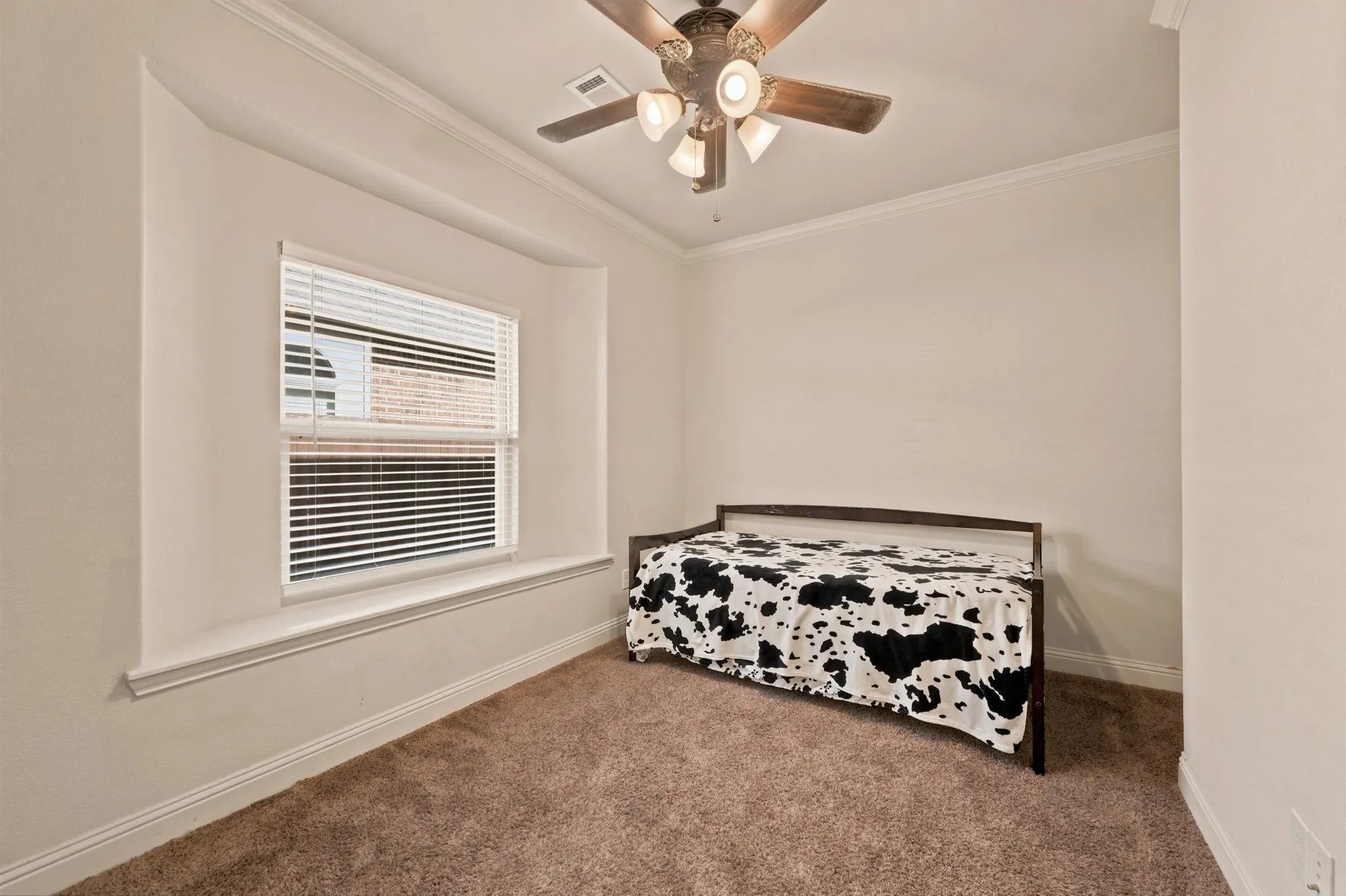 Single Family Residence For Sale in Tarrant County , 4008 Las Colina Drive, Fort Worth, Texas 76179, 5 Bedroom, 3 Bathroom, 2 Garage spaces, 2,797 Sqft, built in 2017, mls#21307433, Real Estate Agent in Fort Worth, Homes For Sale in Tarrant county, Homes For Sale in Fort Worth, Realtor in Fort Worth Texas, Real Estate Brokerage Independent Realty Texas, Luminita Cordes Realtor