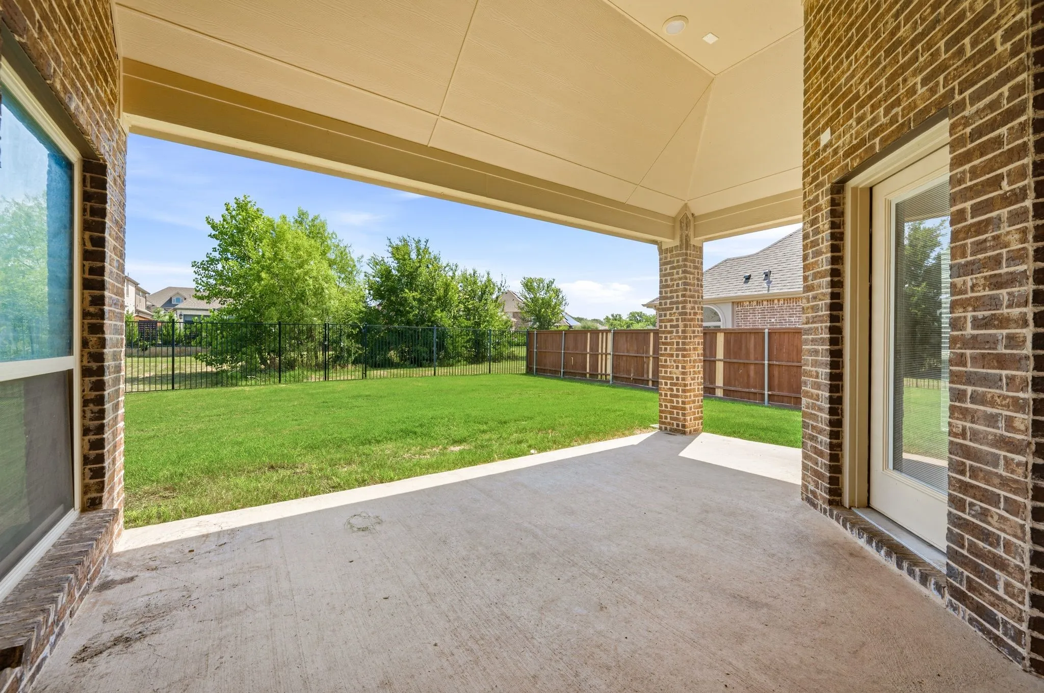 Single Family Residence For Sale in Tarrant County , 4008 Las Colina Drive, Fort Worth, Texas 76179, 5 Bedroom, 3 Bathroom, 2 Garage spaces, 2,797 Sqft, built in 2017, mls#21307433, Real Estate Agent in Fort Worth, Homes For Sale in Tarrant county, Homes For Sale in Fort Worth, Realtor in Fort Worth Texas, Real Estate Brokerage Independent Realty Texas, Luminita Cordes Realtor