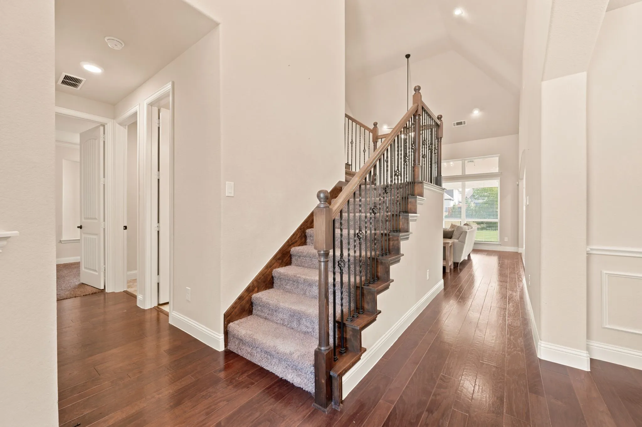 Single Family Residence For Sale in Tarrant County , 4008 Las Colina Drive, Fort Worth, Texas 76179, 5 Bedroom, 3 Bathroom, 2 Garage spaces, 2,797 Sqft, built in 2017, mls#21307433, Real Estate Agent in Fort Worth, Homes For Sale in Tarrant county, Homes For Sale in Fort Worth, Realtor in Fort Worth Texas, Real Estate Brokerage Independent Realty Texas, Luminita Cordes Realtor