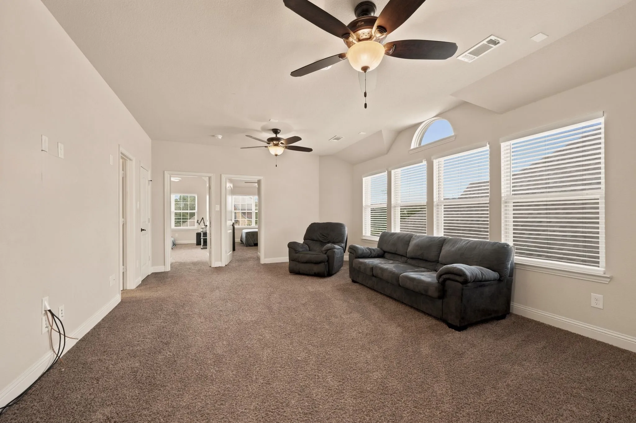 Single Family Residence For Sale in Tarrant County , 4008 Las Colina Drive, Fort Worth, Texas 76179, 5 Bedroom, 3 Bathroom, 2 Garage spaces, 2,797 Sqft, built in 2017, mls#21307433, Real Estate Agent in Fort Worth, Homes For Sale in Tarrant county, Homes For Sale in Fort Worth, Realtor in Fort Worth Texas, Real Estate Brokerage Independent Realty Texas, Luminita Cordes Realtor