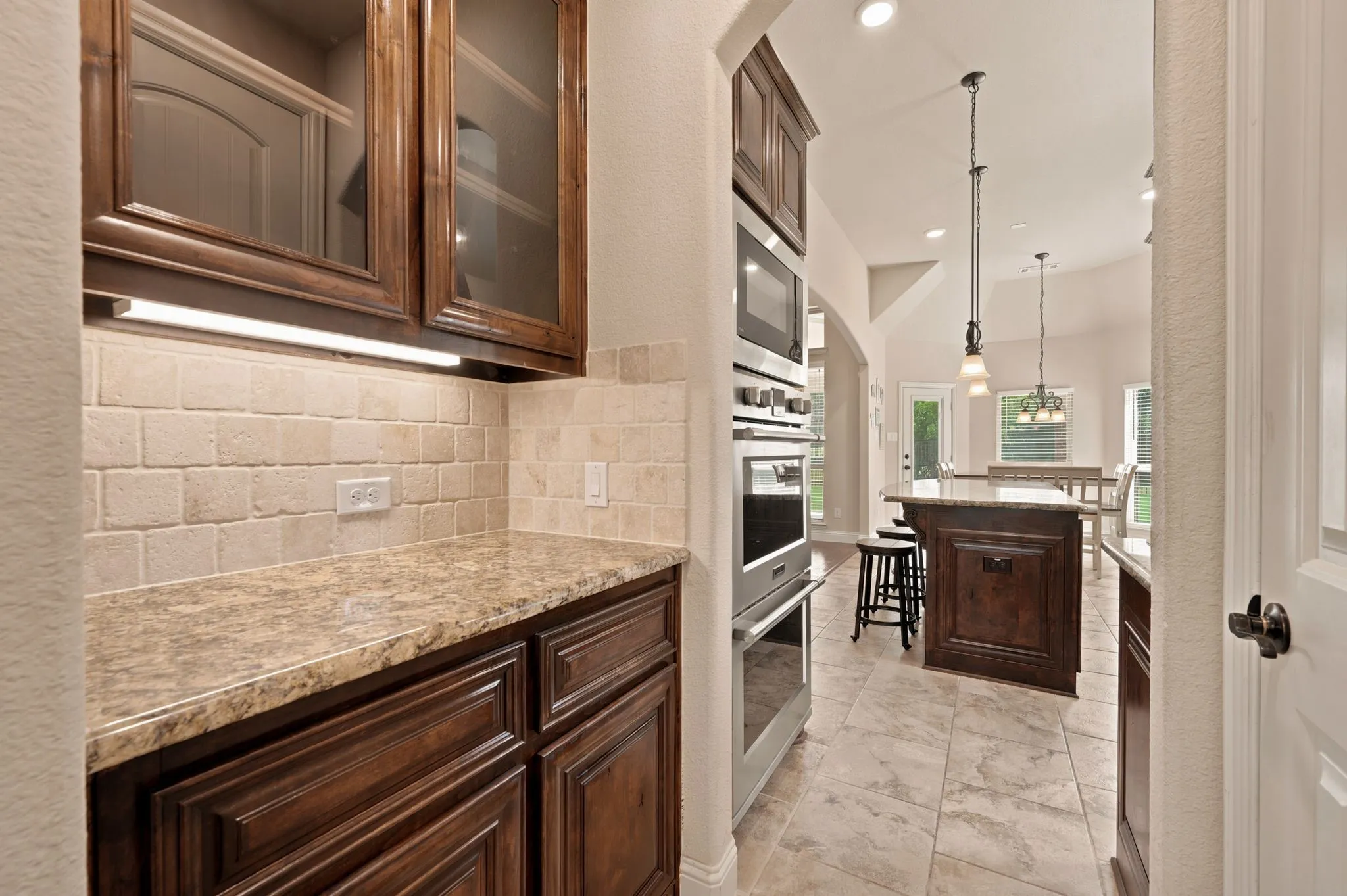 Single Family Residence For Sale in Tarrant County , 4008 Las Colina Drive, Fort Worth, Texas 76179, 5 Bedroom, 3 Bathroom, 2 Garage spaces, 2,797 Sqft, built in 2017, mls#21307433, Real Estate Agent in Fort Worth, Homes For Sale in Tarrant county, Homes For Sale in Fort Worth, Realtor in Fort Worth Texas, Real Estate Brokerage Independent Realty Texas, Luminita Cordes Realtor