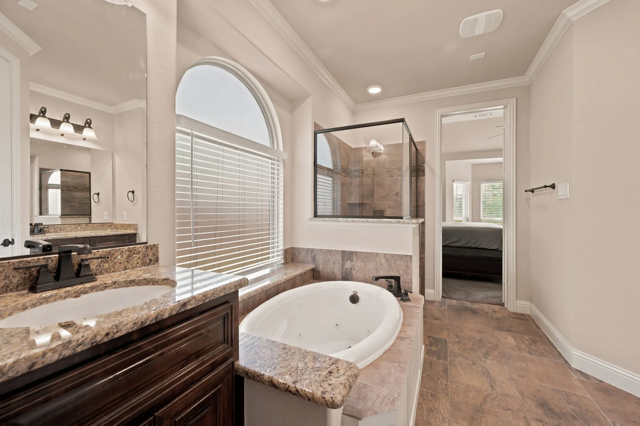Single Family Residence For Sale in Tarrant County , 4008 Las Colina Drive, Fort Worth, Texas 76179, 5 Bedroom, 3 Bathroom, 2 Garage spaces, 2,797 Sqft, built in 2017, mls#21307433, Real Estate Agent in Fort Worth, Homes For Sale in Tarrant county, Homes For Sale in Fort Worth, Realtor in Fort Worth Texas, Real Estate Brokerage Independent Realty Texas, Luminita Cordes Realtor